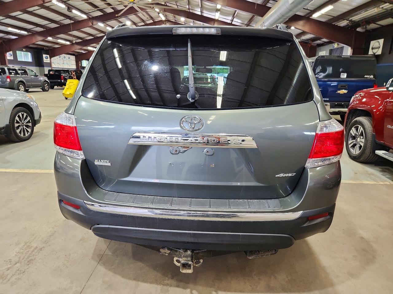 2013 Toyota Highlander Se Зеленый vin: 5TDBK3EH3DS267882