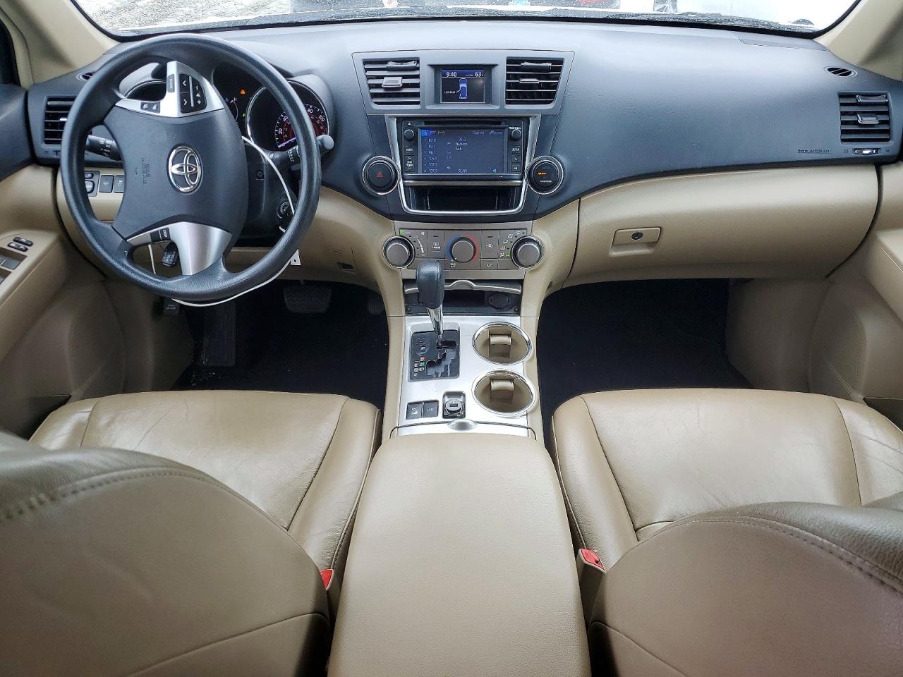 2013 Toyt Highlander Белый vin: 5TDBK3EH3DS273553