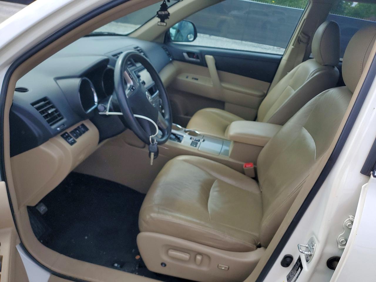 2013 Toyt Highlander Белый vin: 5TDBK3EH3DS273553
