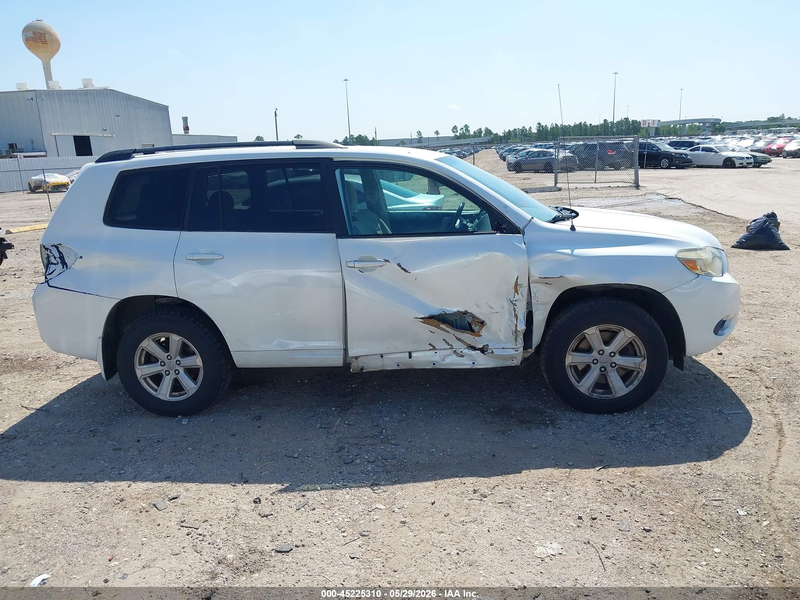 2010 Toyota Highlander Base V6 White vin: 5TDBK3EH4AS005574
