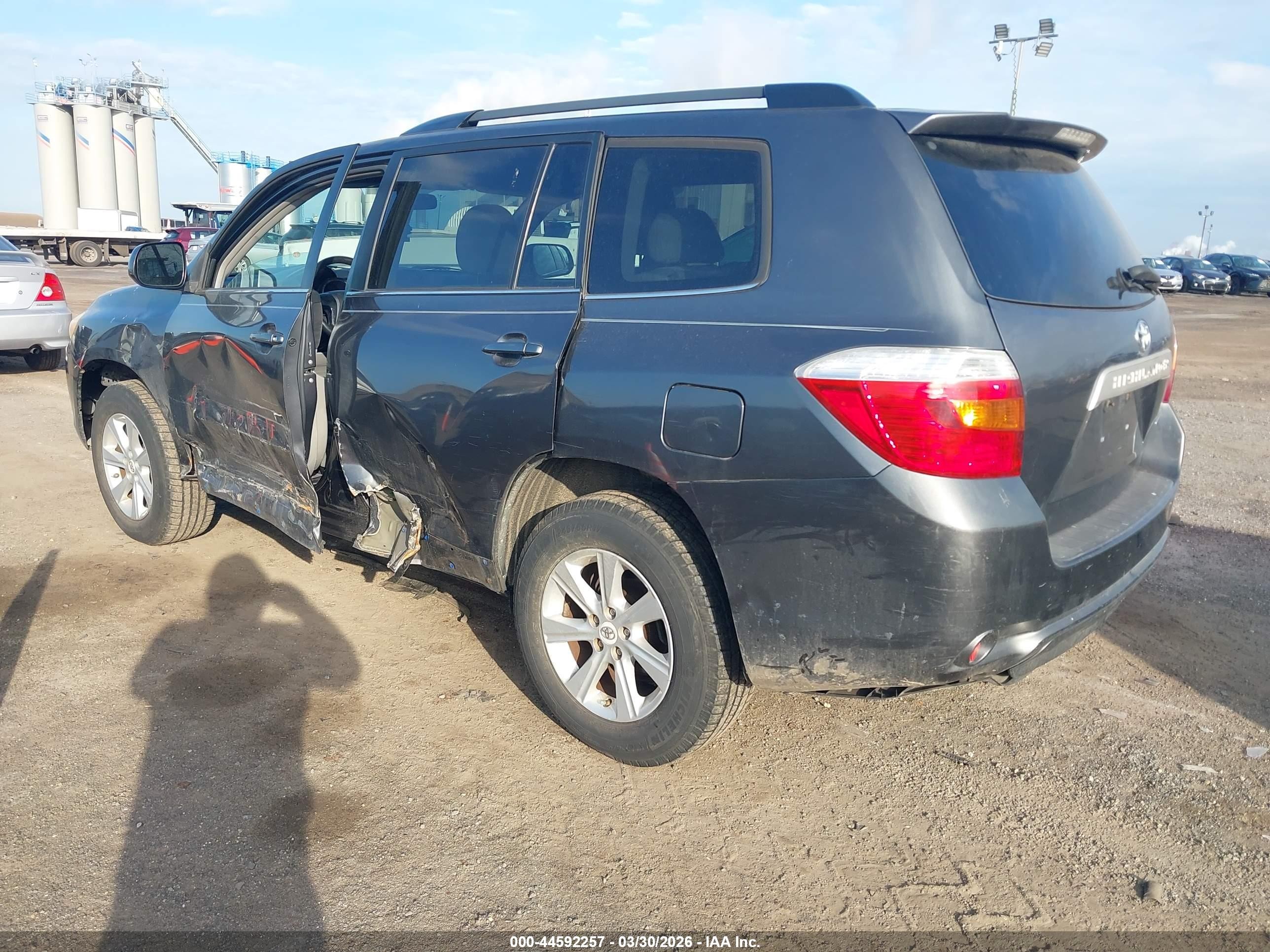 2011 Toyota Highlander Base V6 Gray vin: 5TDBK3EH4BS044098
