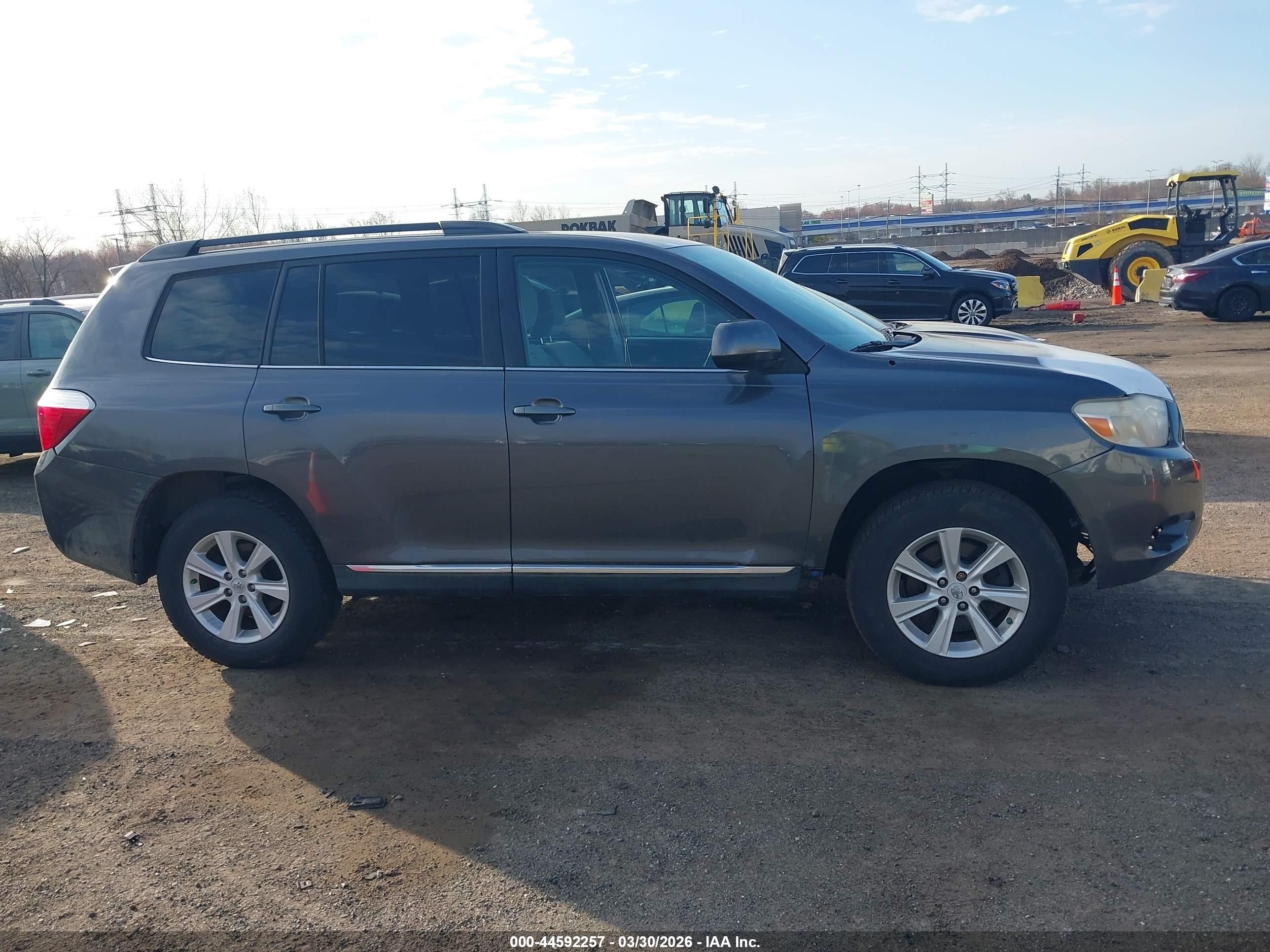 2011 Toyota Highlander Base V6 Gray vin: 5TDBK3EH4BS044098