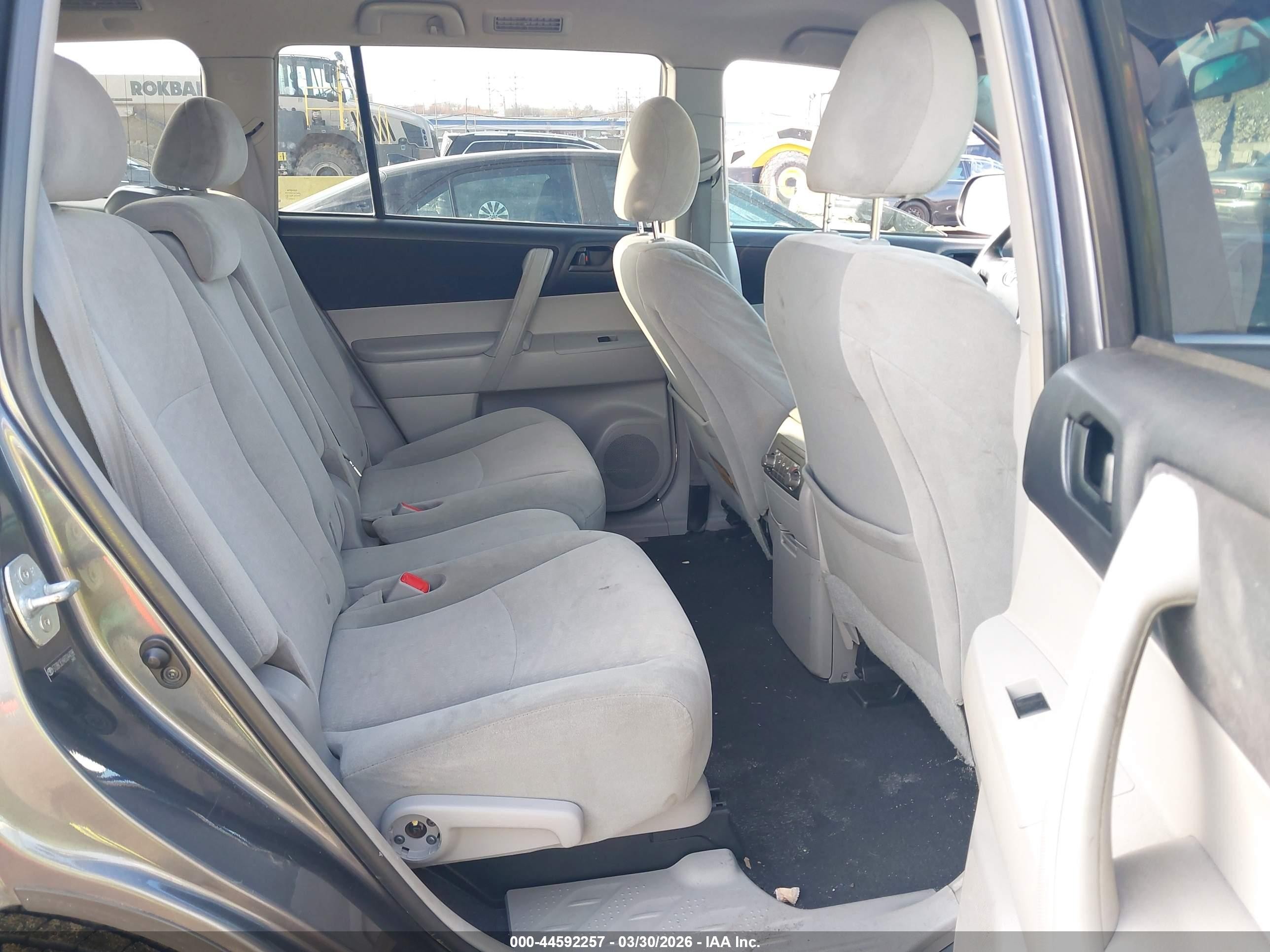 2011 Toyota Highlander Base V6 Gray vin: 5TDBK3EH4BS044098