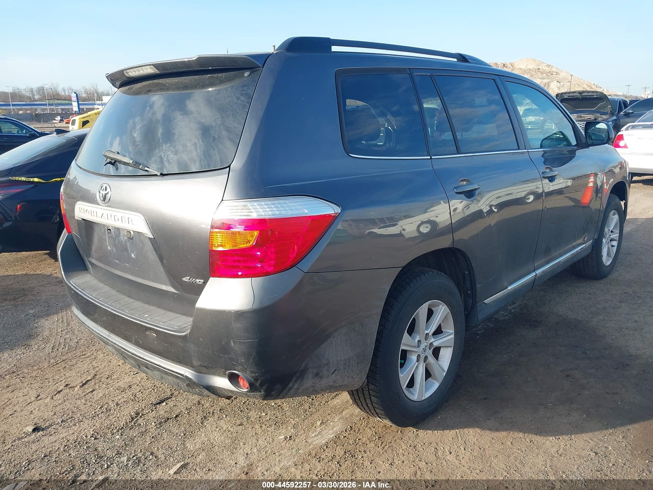 2011 Toyota Highlander Base V6 Gray vin: 5TDBK3EH4BS044098