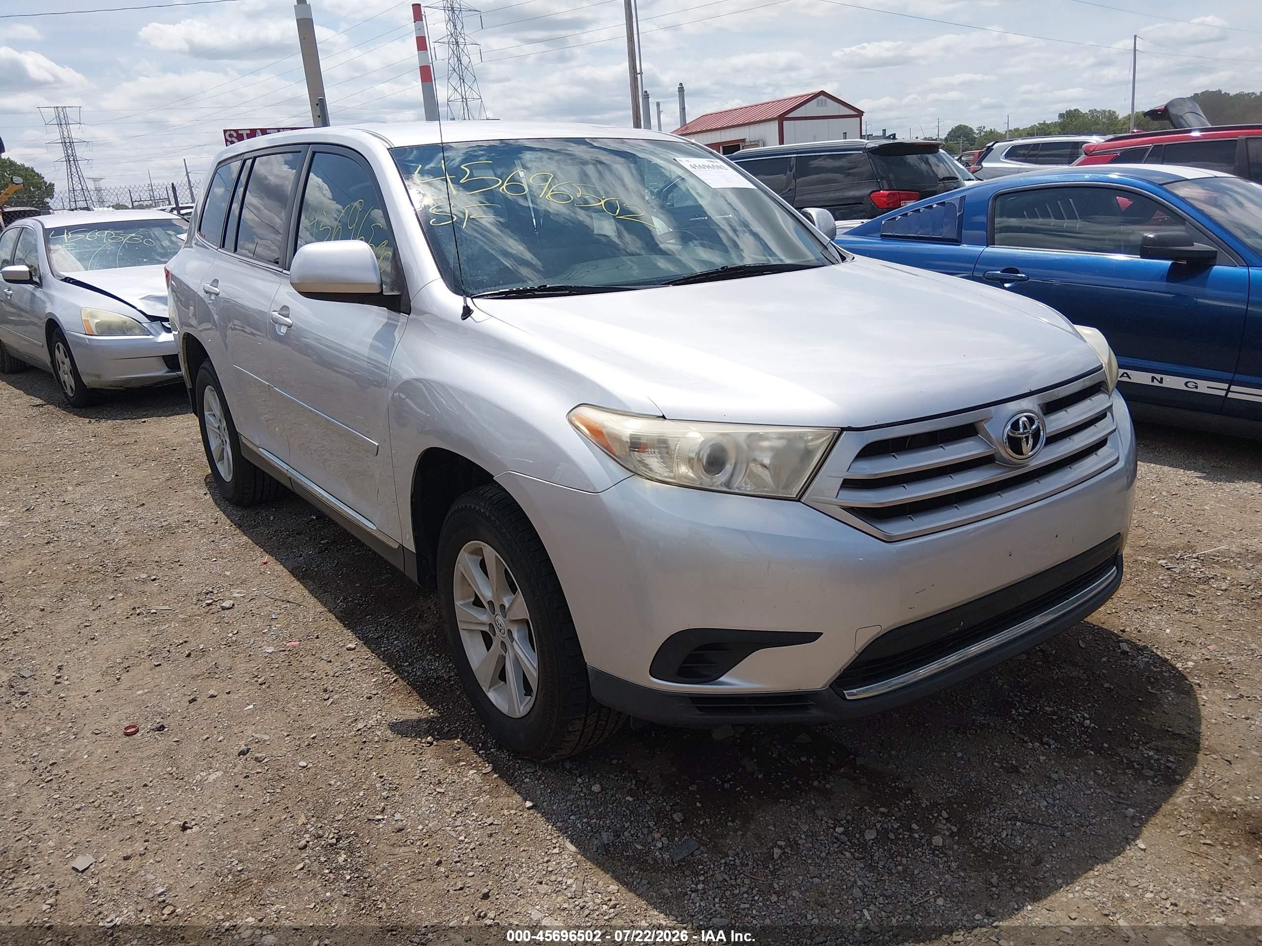 2011 Toyota Highlander Base V6 Silver vin: 5TDBK3EH4BS055697