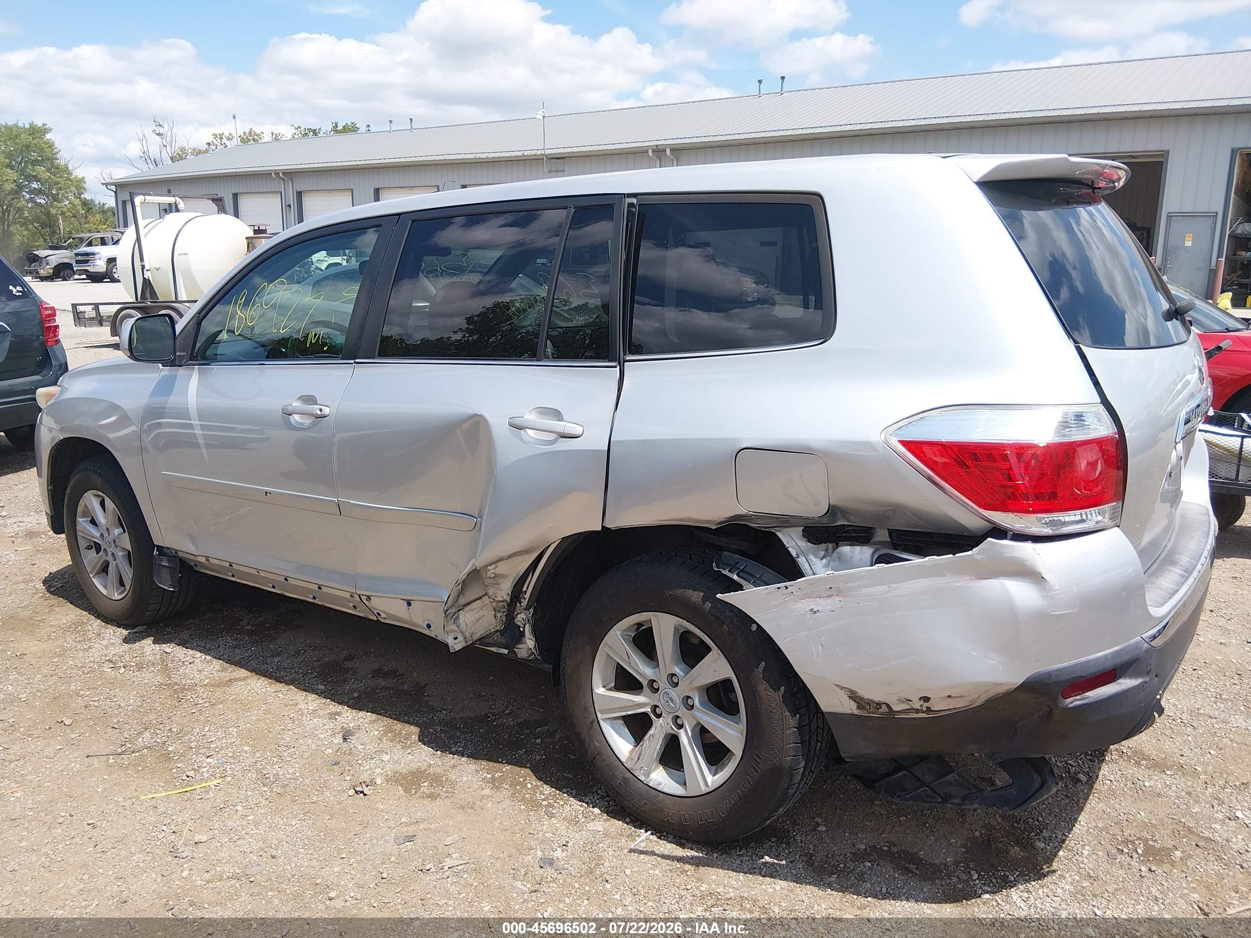 2011 Toyota Highlander Base V6 Silver vin: 5TDBK3EH4BS055697
