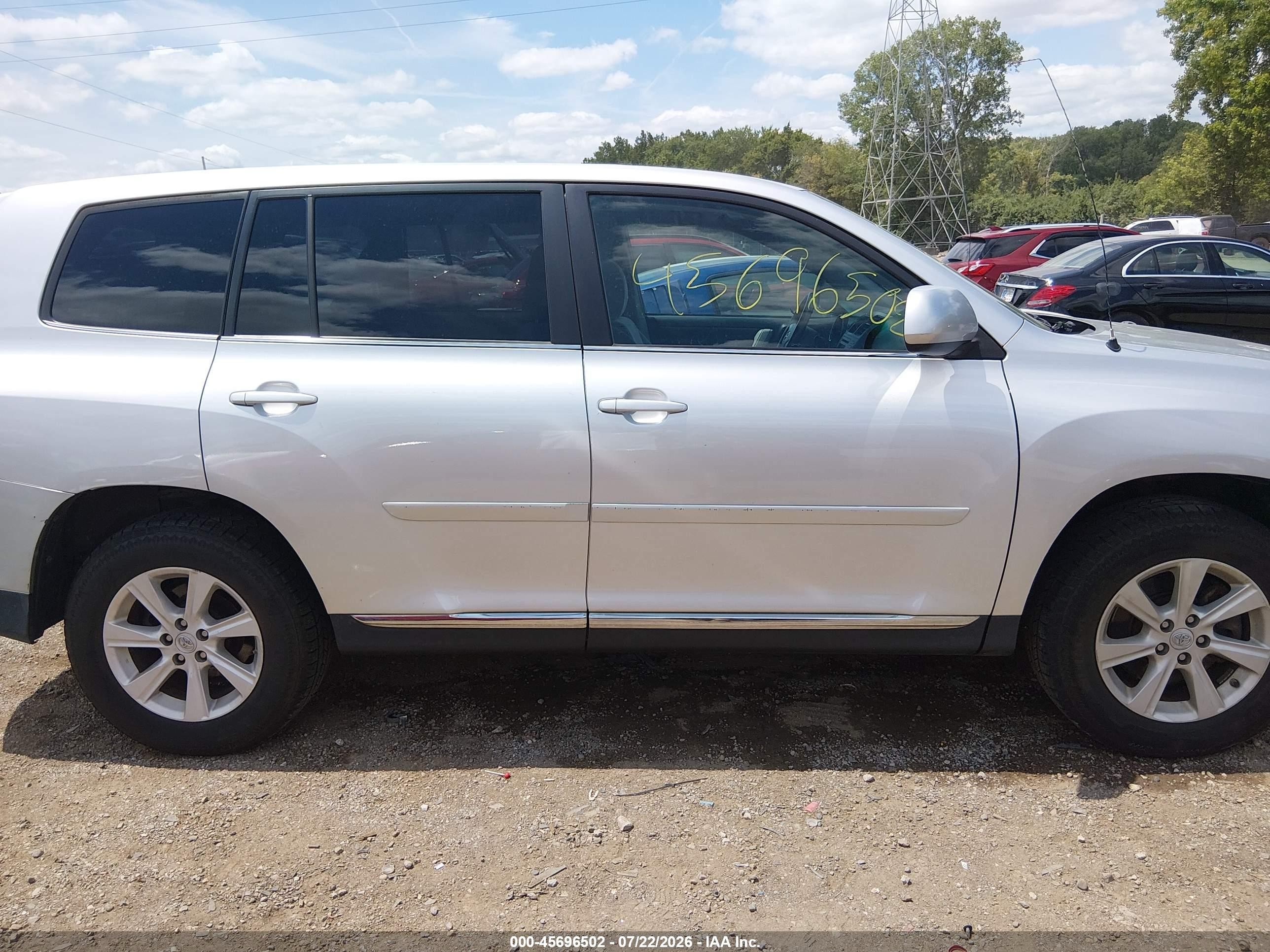 2011 Toyota Highlander Base V6 Silver vin: 5TDBK3EH4BS055697