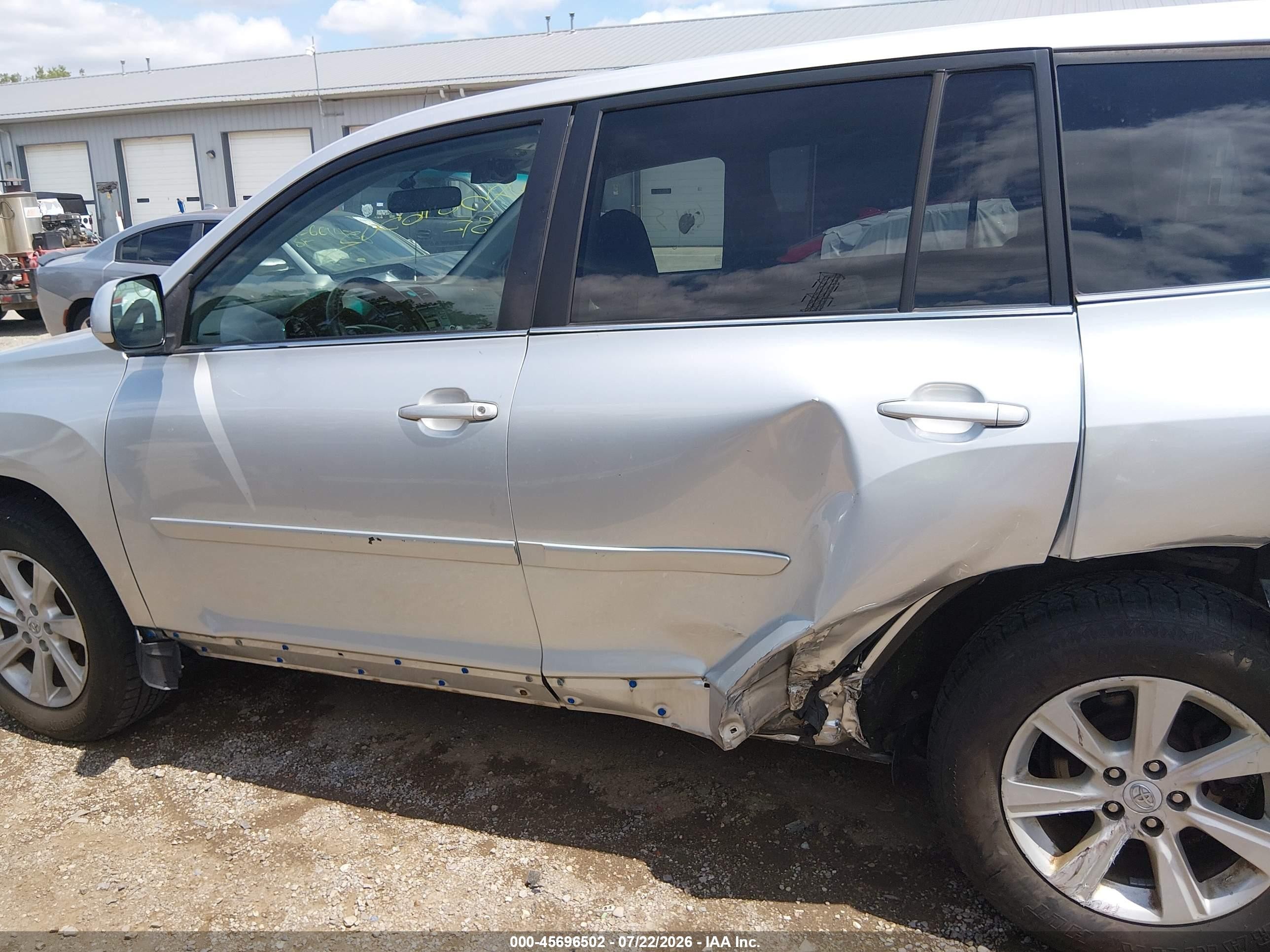 2011 Toyota Highlander Base V6 Silver vin: 5TDBK3EH4BS055697