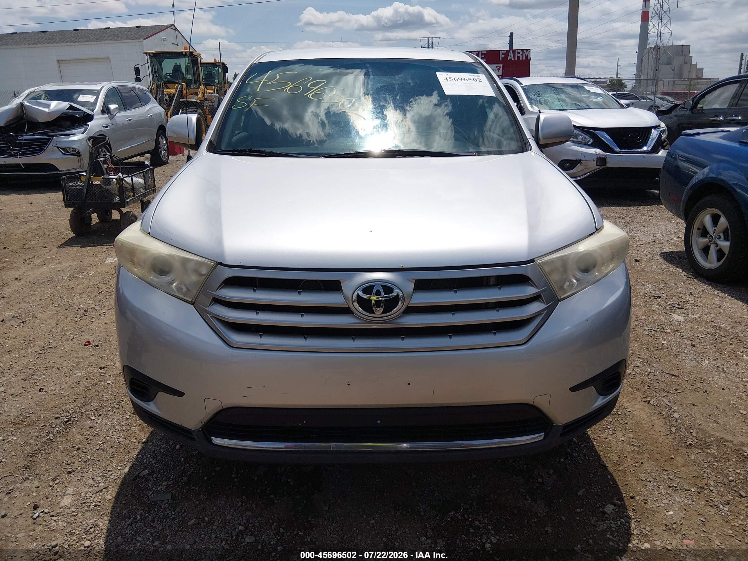 2011 Toyota Highlander Base V6 Silver vin: 5TDBK3EH4BS055697