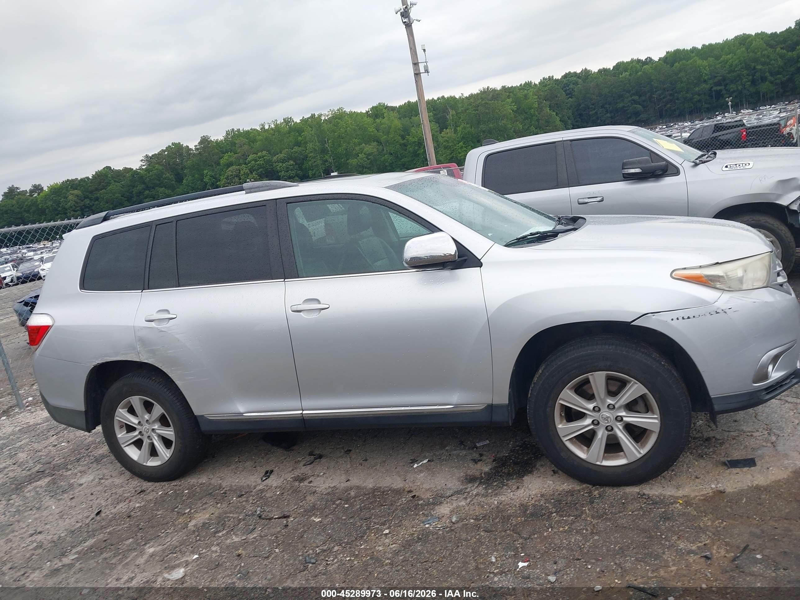 2011 Toyota Highlander Se V6 Серебряный vin: 5TDBK3EH4BS056851