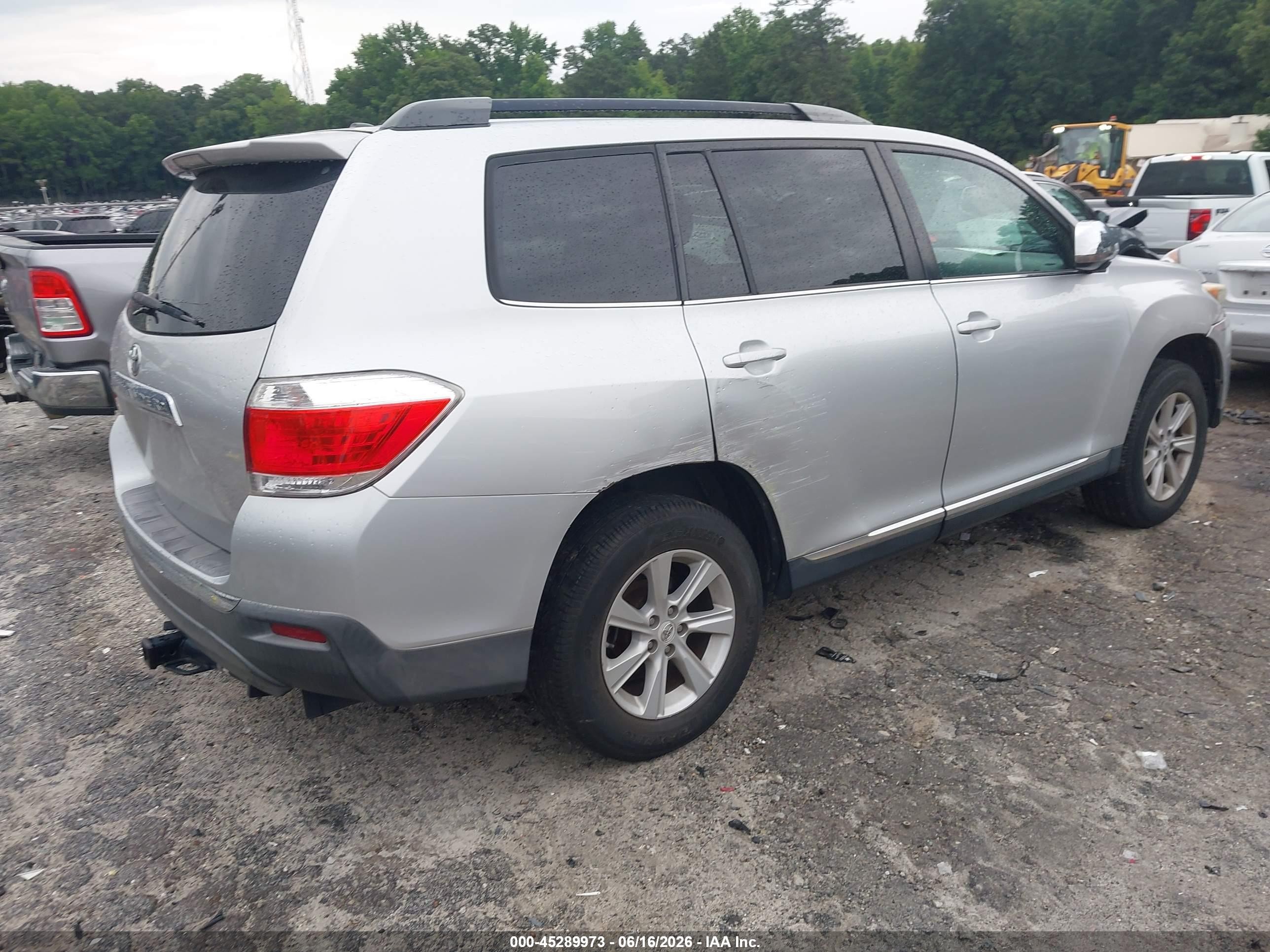 2011 Toyota Highlander Se V6 Серебряный vin: 5TDBK3EH4BS056851