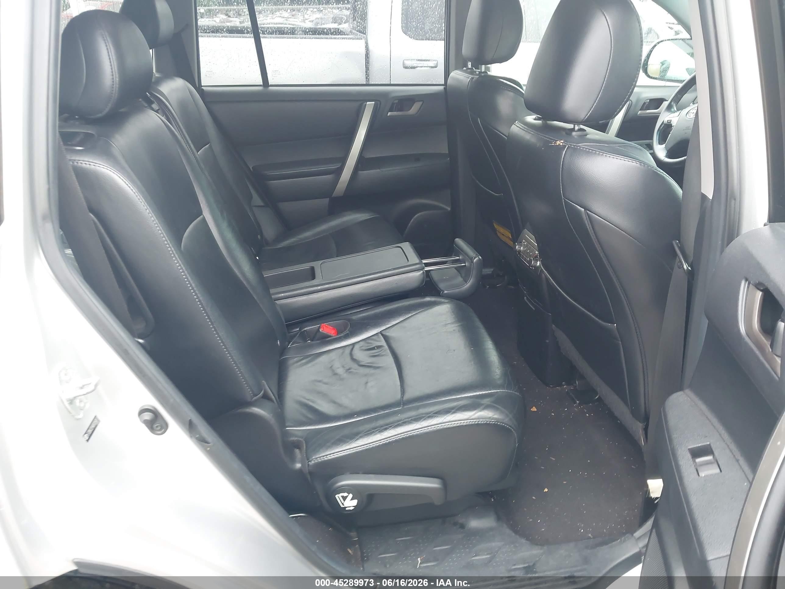2011 Toyota Highlander Se V6 Серебряный vin: 5TDBK3EH4BS056851