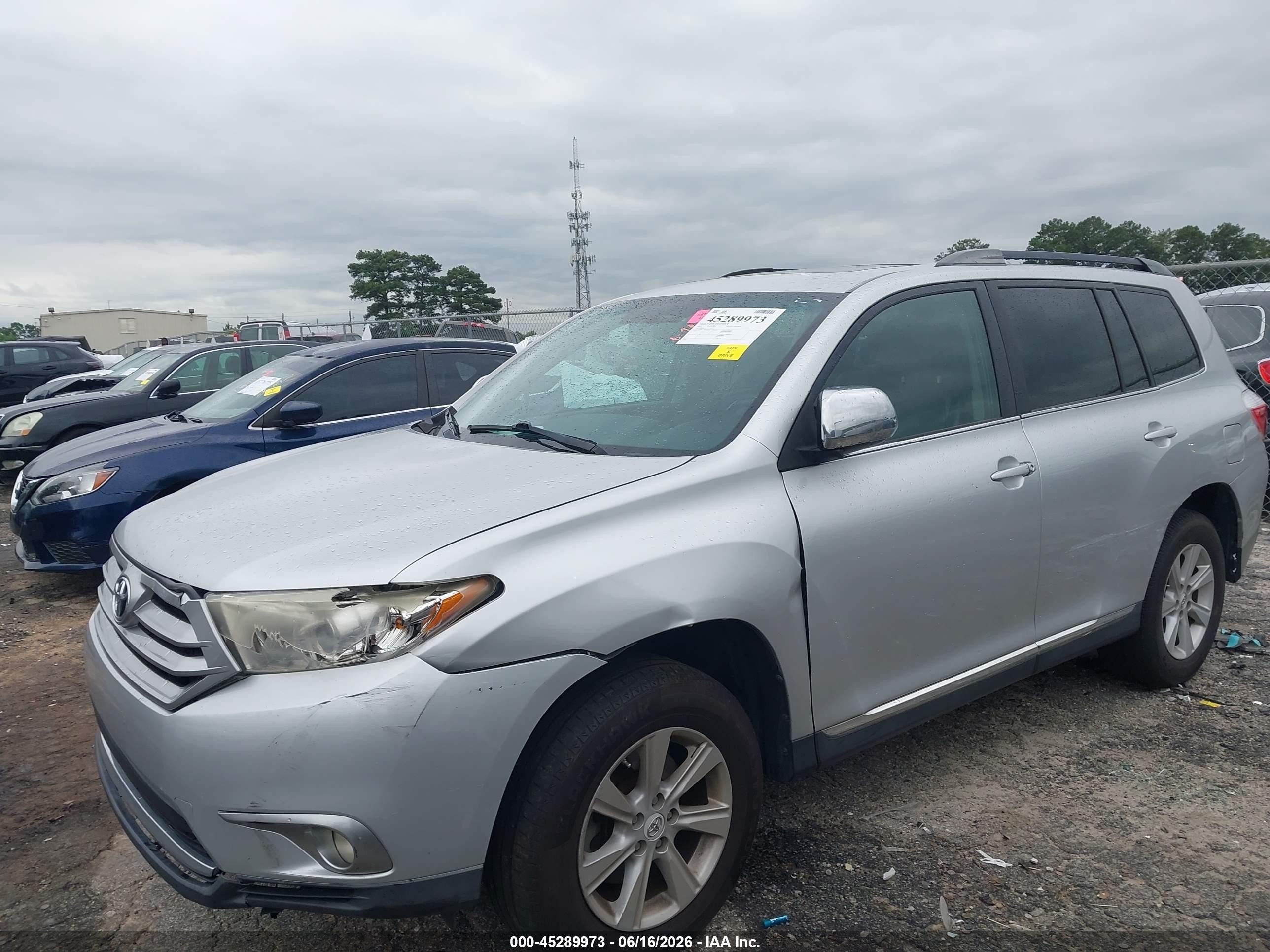 2011 Toyota Highlander Se V6 Серебряный vin: 5TDBK3EH4BS056851