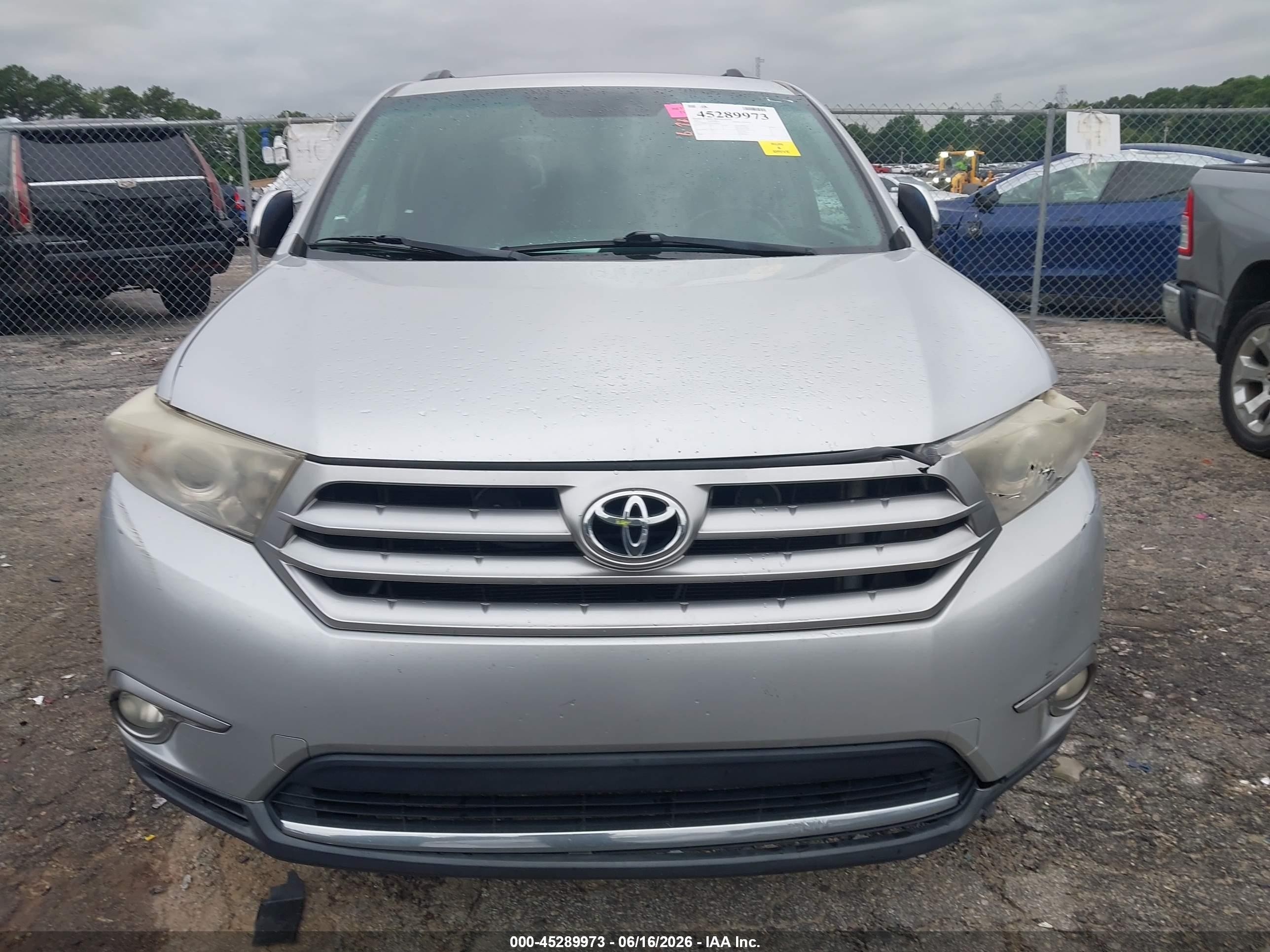 2011 Toyota Highlander Se V6 Серебряный vin: 5TDBK3EH4BS056851