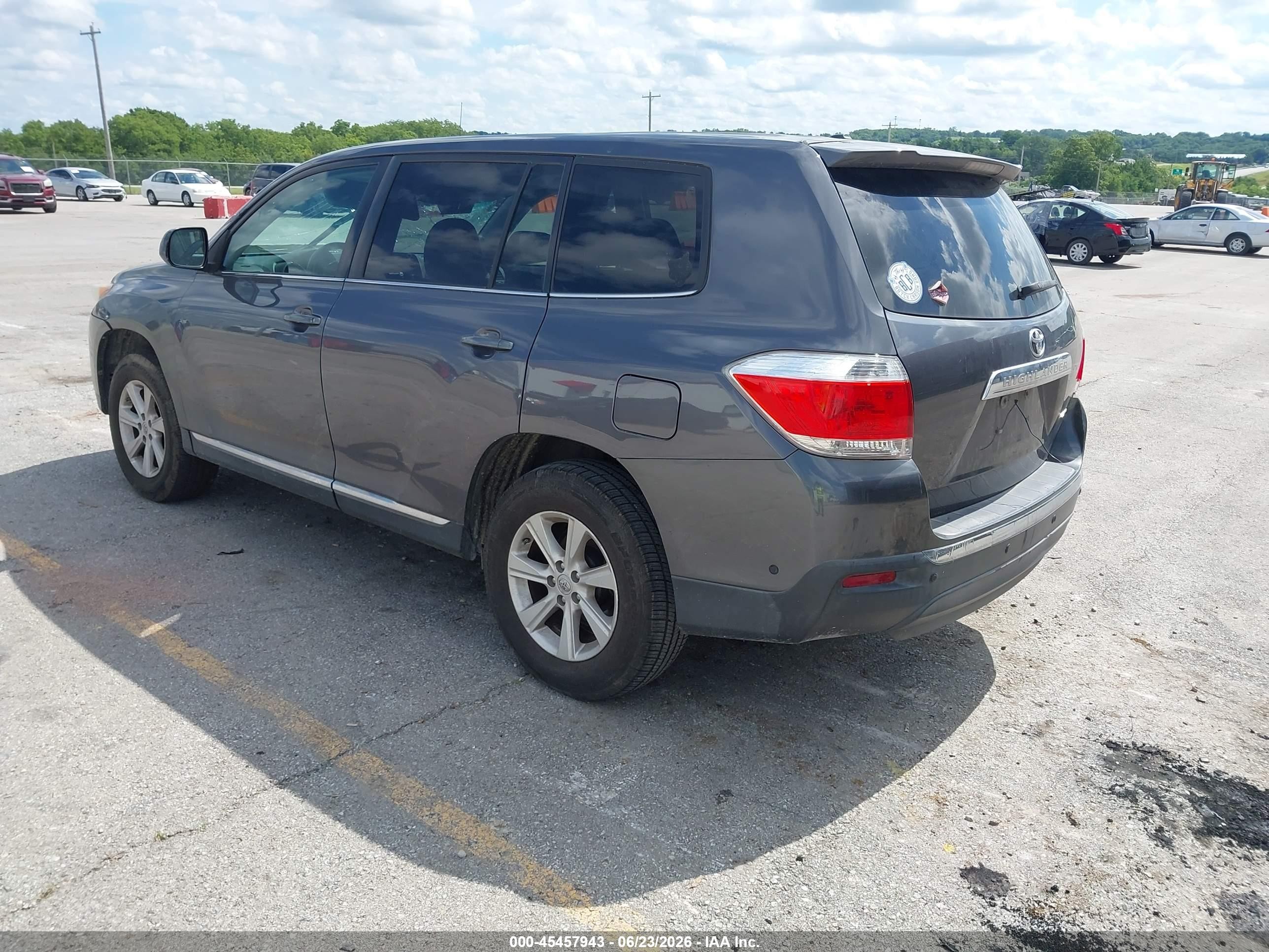 2011 Toyota Highlander Base V6 Gray vin: 5TDBK3EH4BS071138