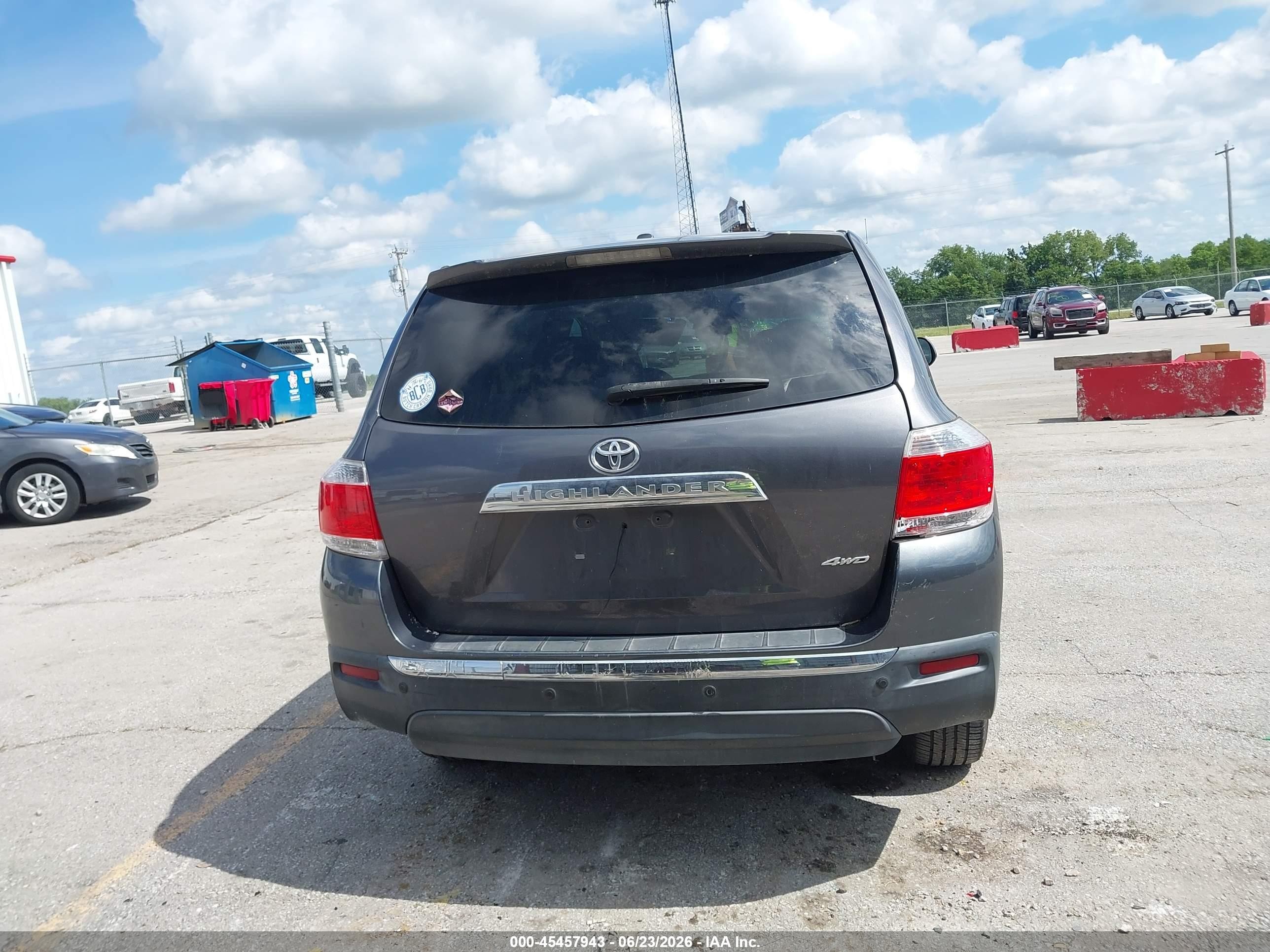 2011 Toyota Highlander Base V6 Gray vin: 5TDBK3EH4BS071138