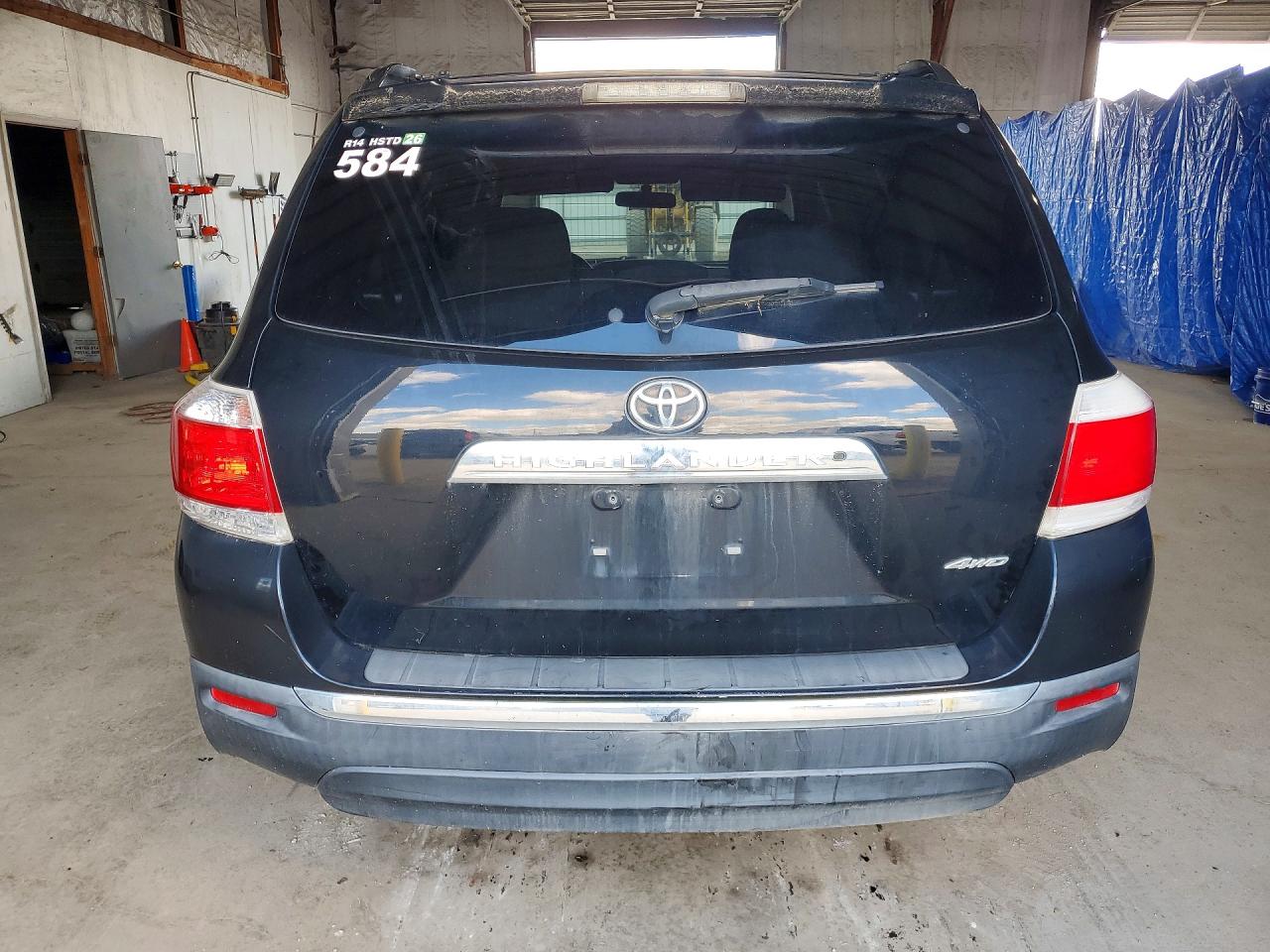 2011 Toyota Highlander Base Black vin: 5TDBK3EH4BS077389