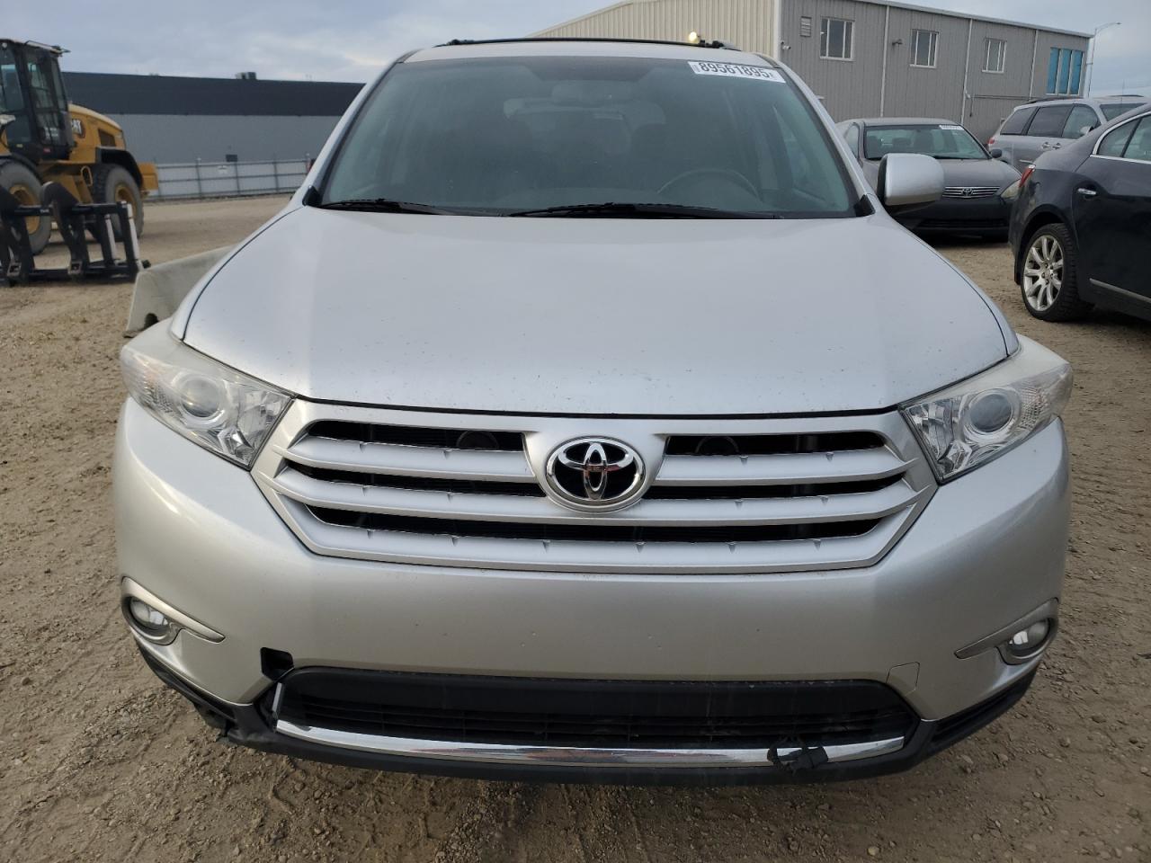 2011 Toyota Highlander Base Silver vin: 5TDBK3EH4BS089235