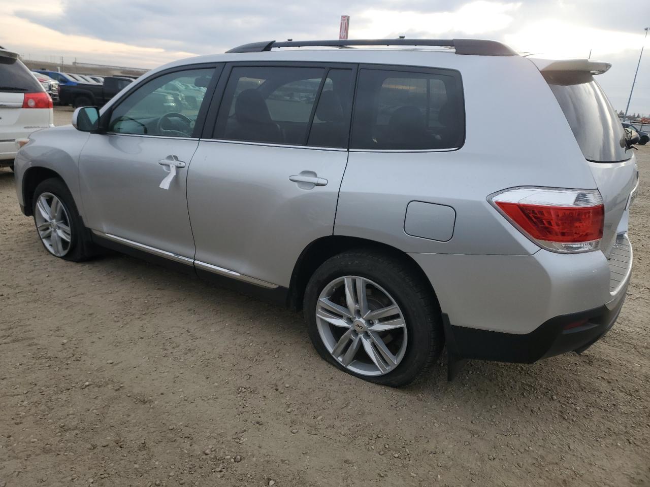 2011 Toyota Highlander Base Silver vin: 5TDBK3EH4BS089235