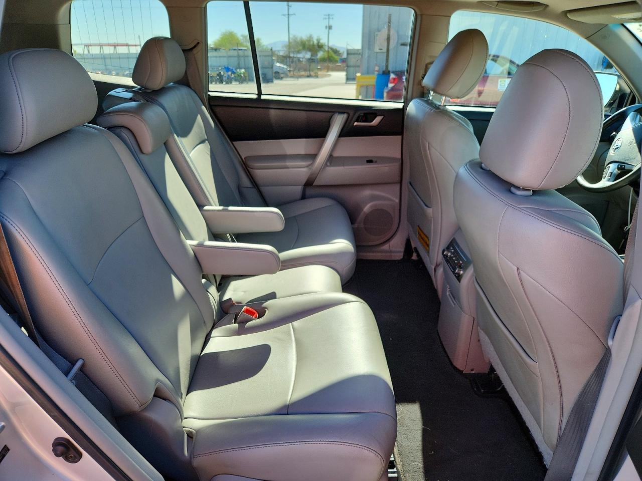 2012 Toyota Highlander Se Silver vin: 5TDBK3EH4CS110117