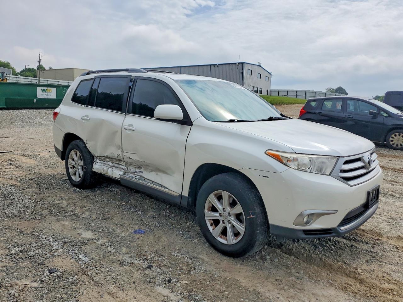 2012 Toyota Highlander Se White vin: 5TDBK3EH4CS112014