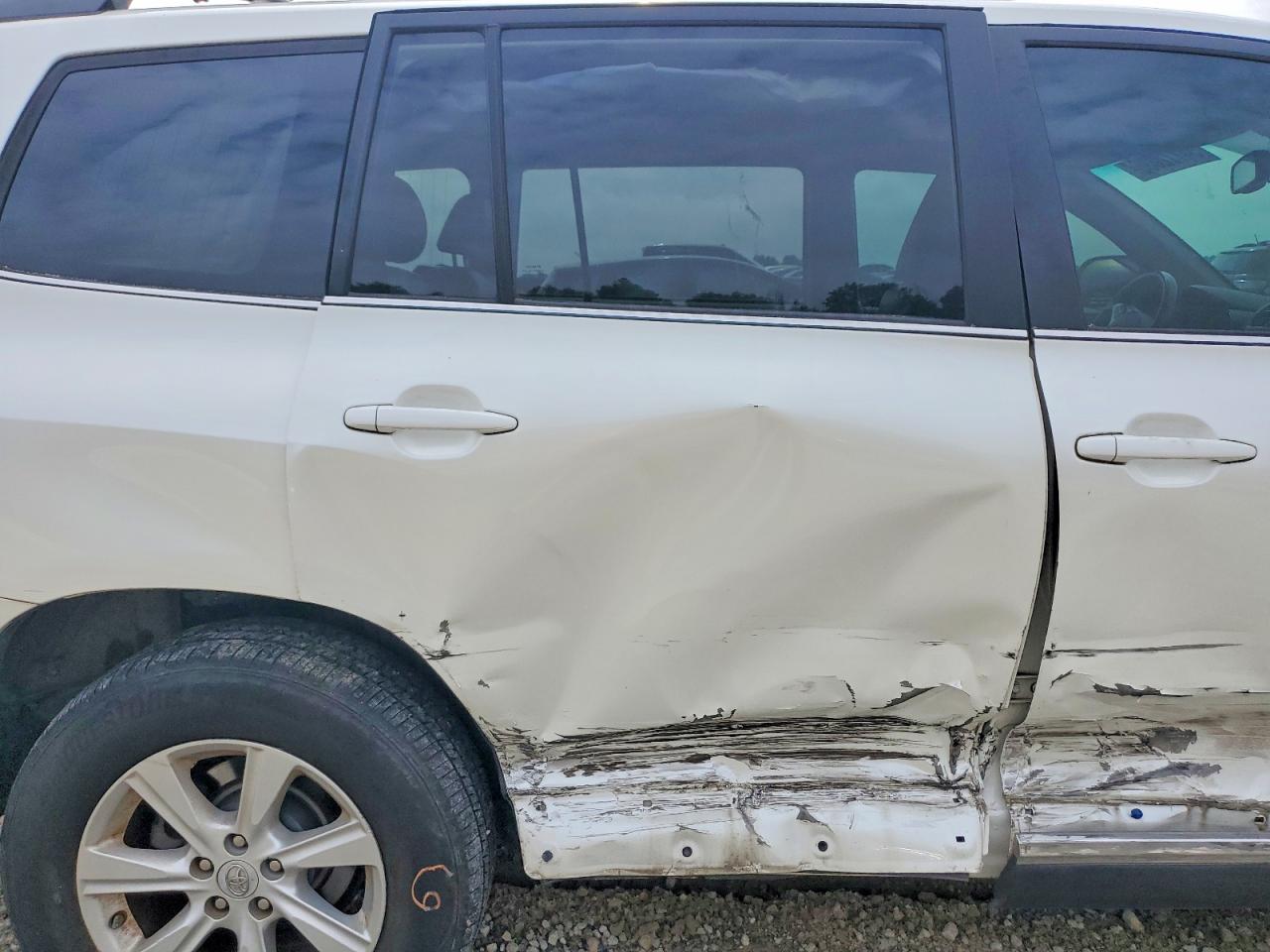 2012 Toyota Highlander Se White vin: 5TDBK3EH4CS112014