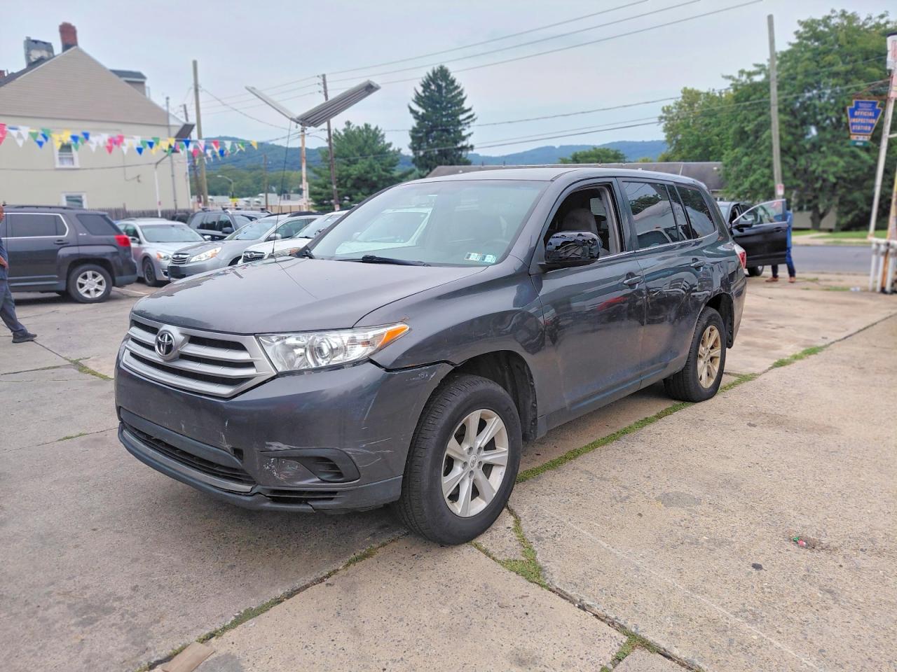2012 Toyota Highlander Base Серый vin: 5TDBK3EH4CS133719