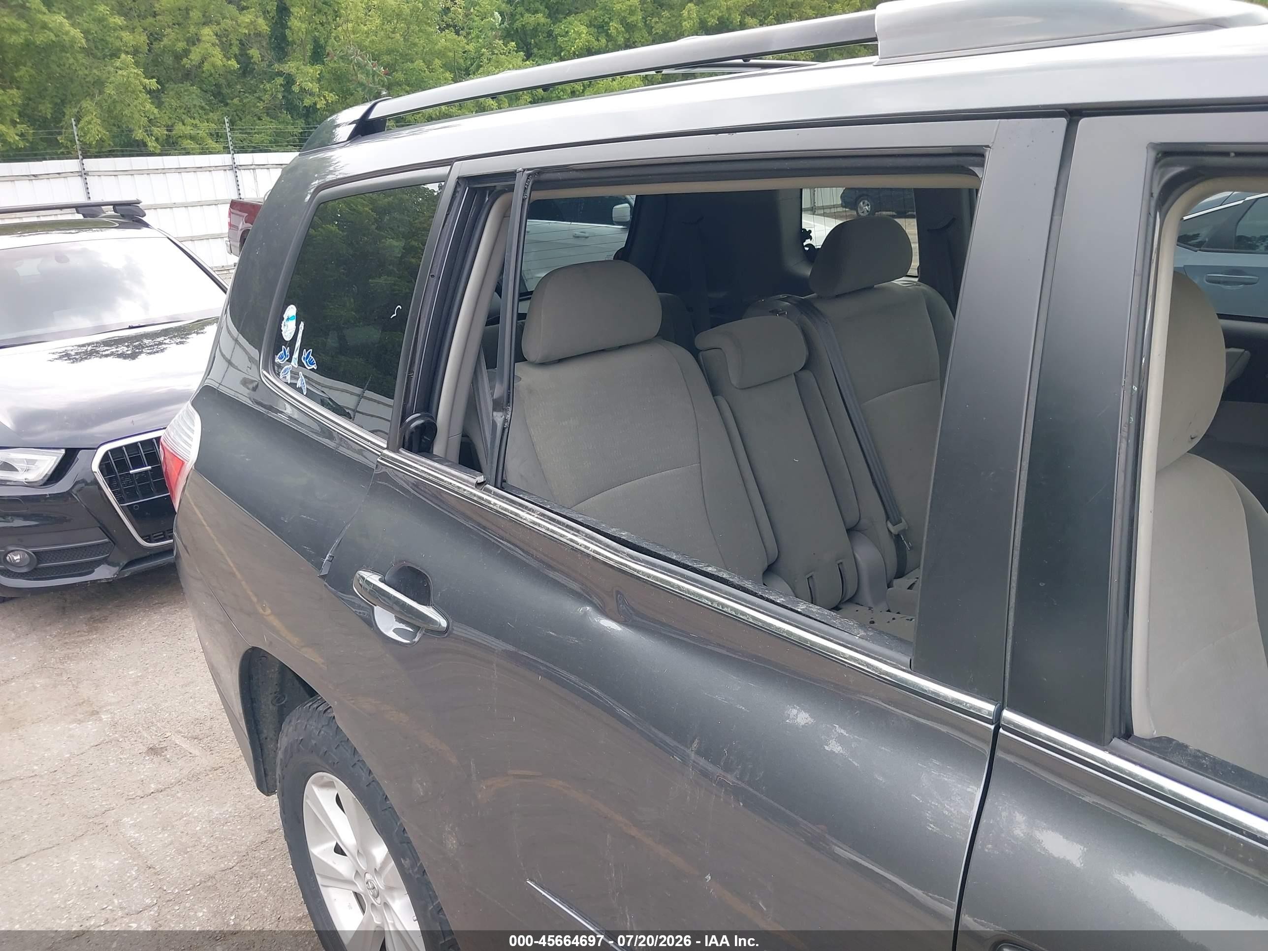 2012 Toyota Highlander Base V6 Gray vin: 5TDBK3EH4CS135230