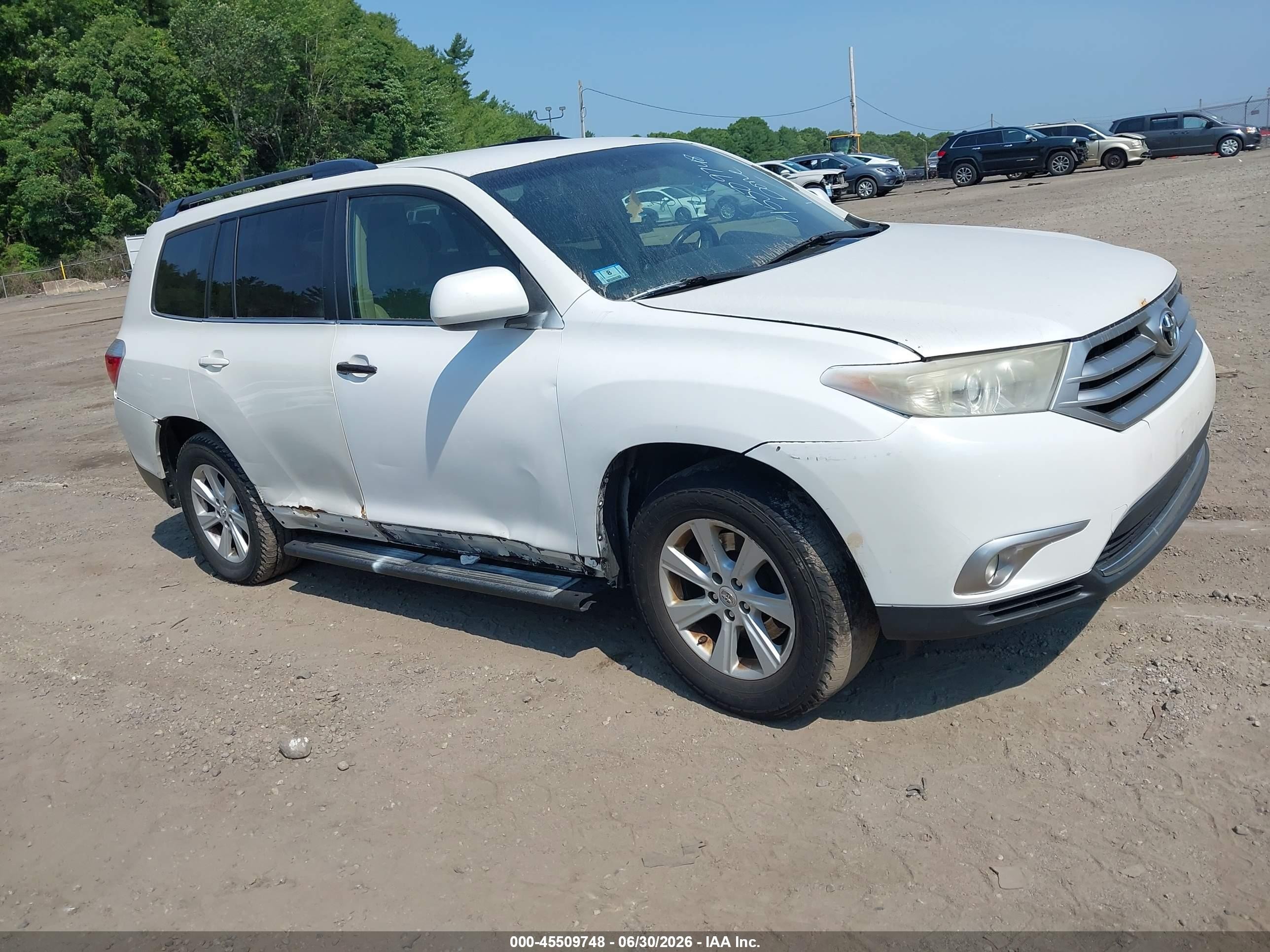 2012 Toyota Highlander Base V6 Белый vin: 5TDBK3EH4CS159902