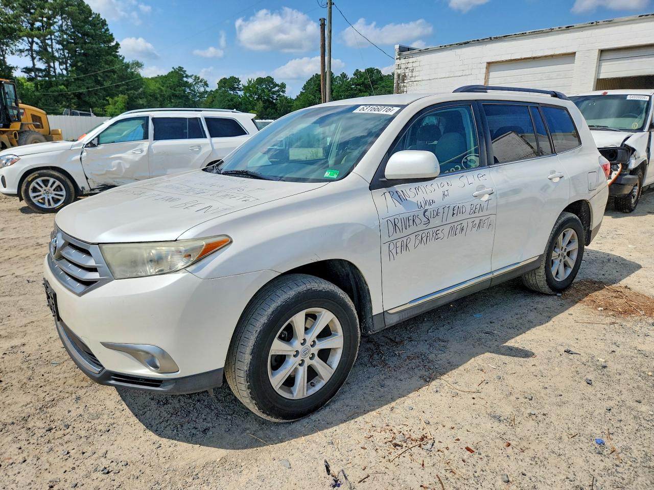 2013 Toyota Highlander Plus Белый vin: 5TDBK3EH4DS193677