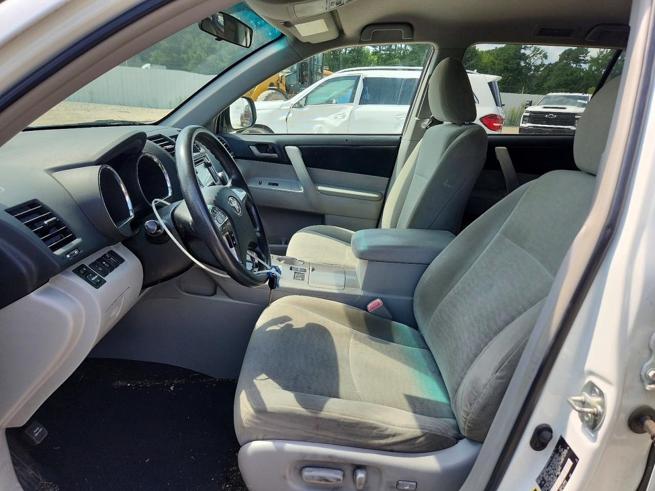 2013 Toyota Highlander Plus Белый vin: 5TDBK3EH4DS193677