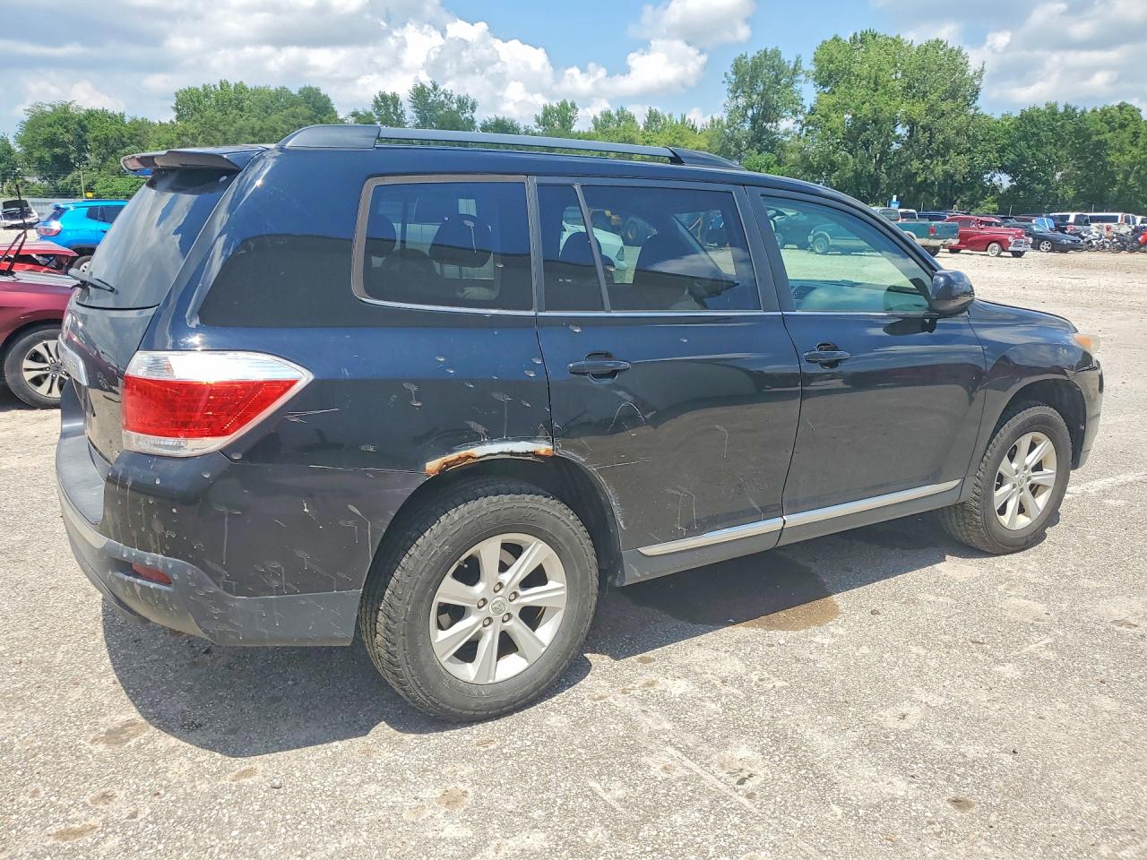 2013 Toyota Highlander Plus Black vin: 5TDBK3EH4DS224636