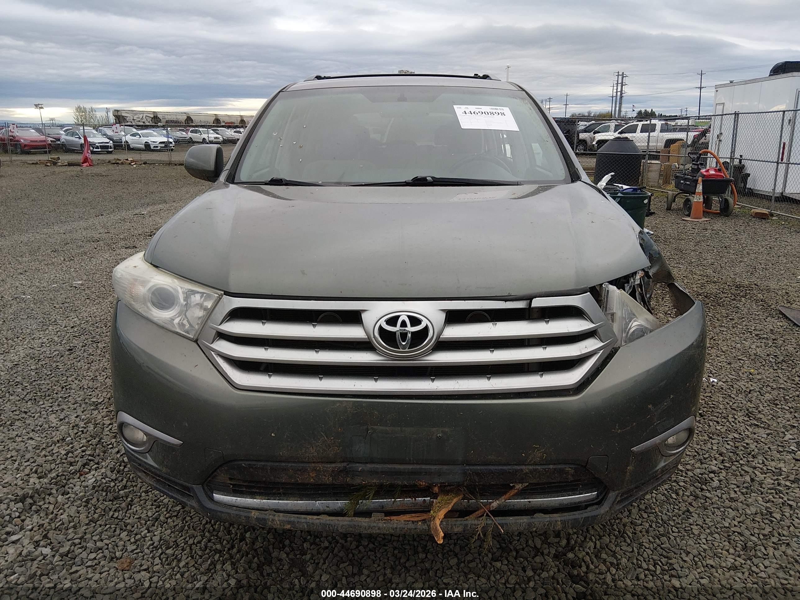 2013 Toyota Highlander Base Plus V6 Gray vin: 5TDBK3EH4DS237886
