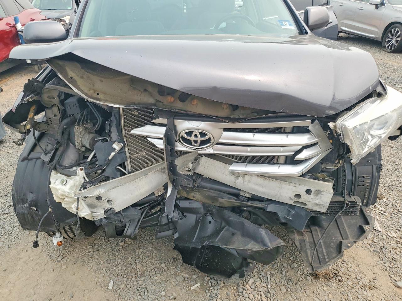 2011 Toyota Highlander Base Gray vin: 5TDBK3EH5BS056633