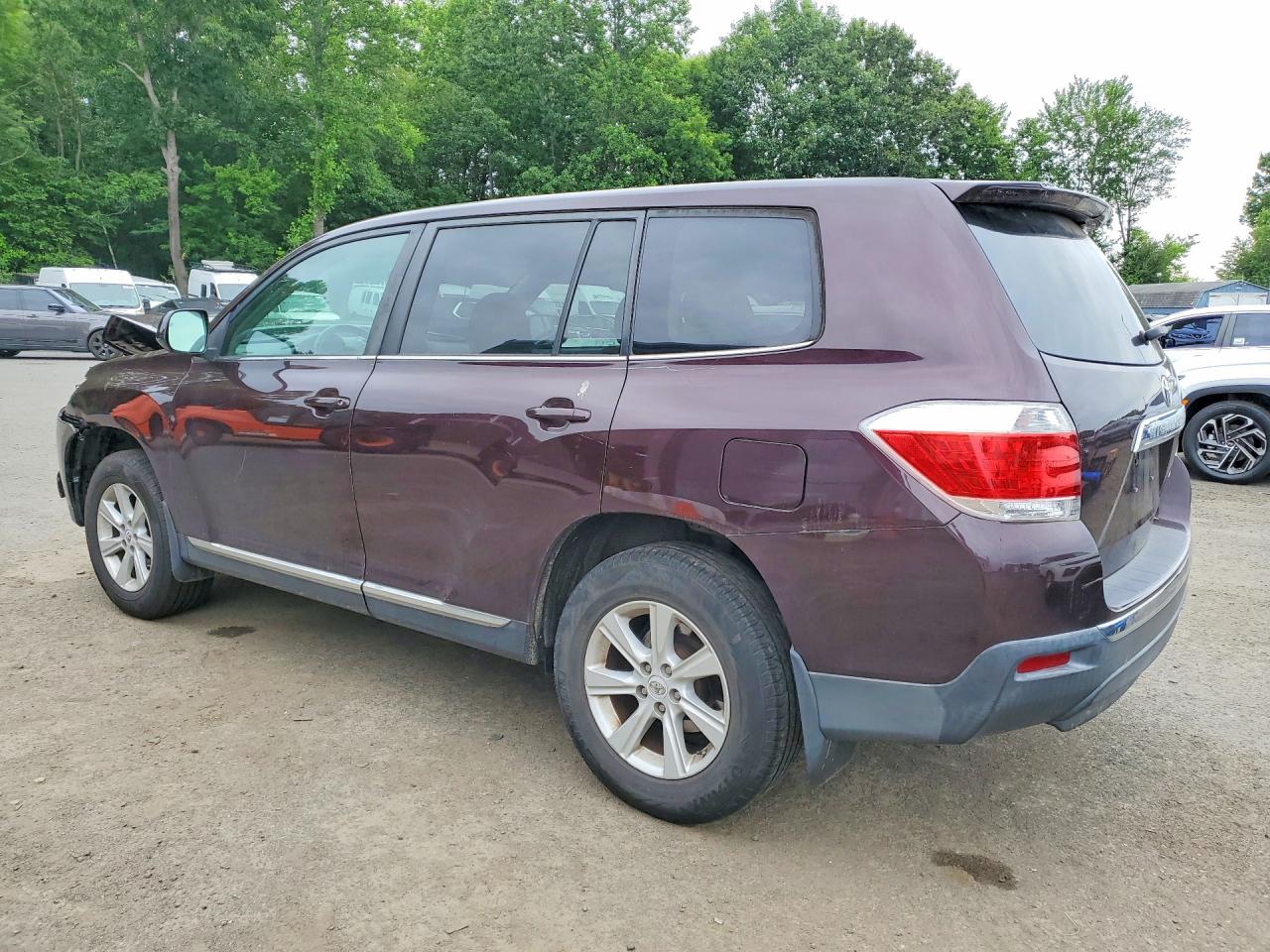 2011 Toyota Highlander Base Maroon vin: 5TDBK3EH5BS069396