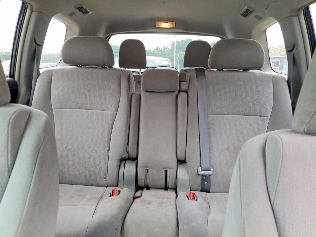 2011 Toyota Highlander Base Maroon vin: 5TDBK3EH5BS069396