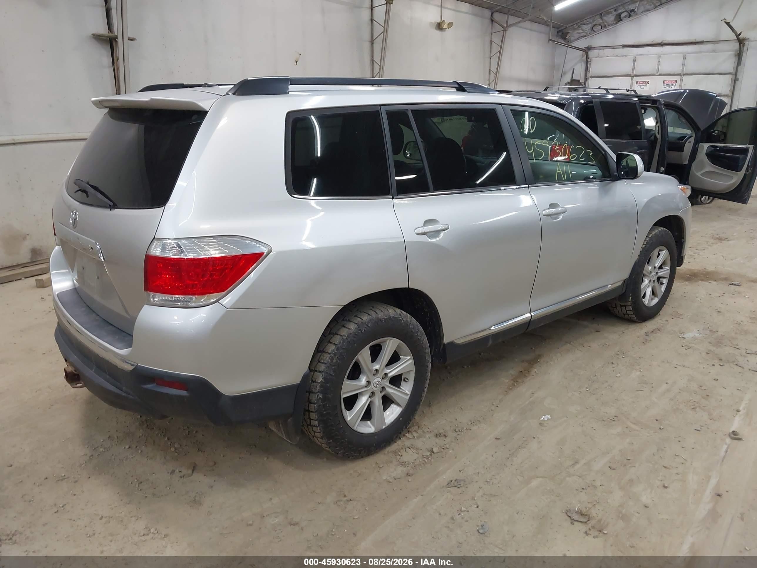 2011 Toyota Highlander Se V6 Silver vin: 5TDBK3EH5BS070256