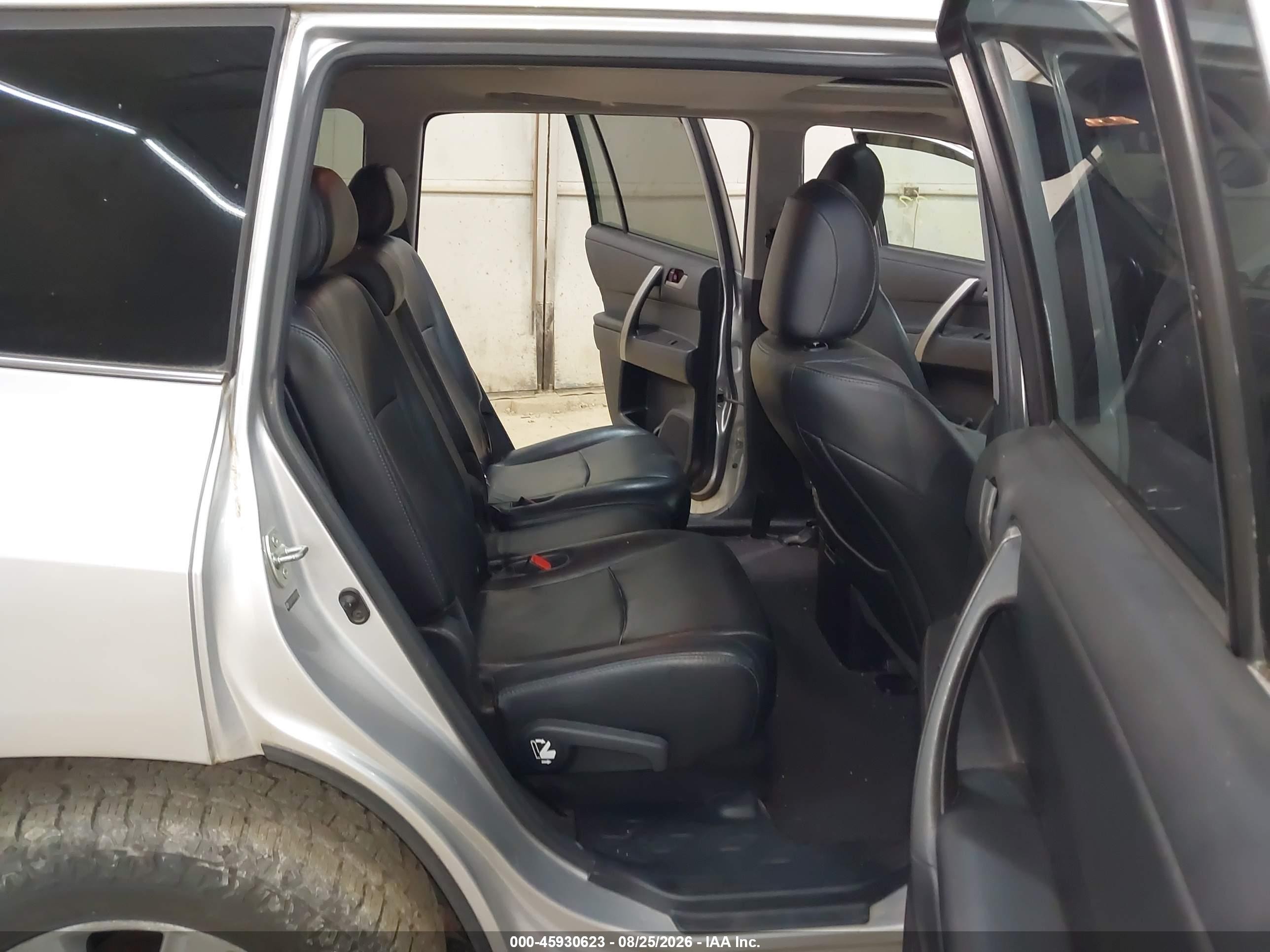 2011 Toyota Highlander Se V6 Silver vin: 5TDBK3EH5BS070256