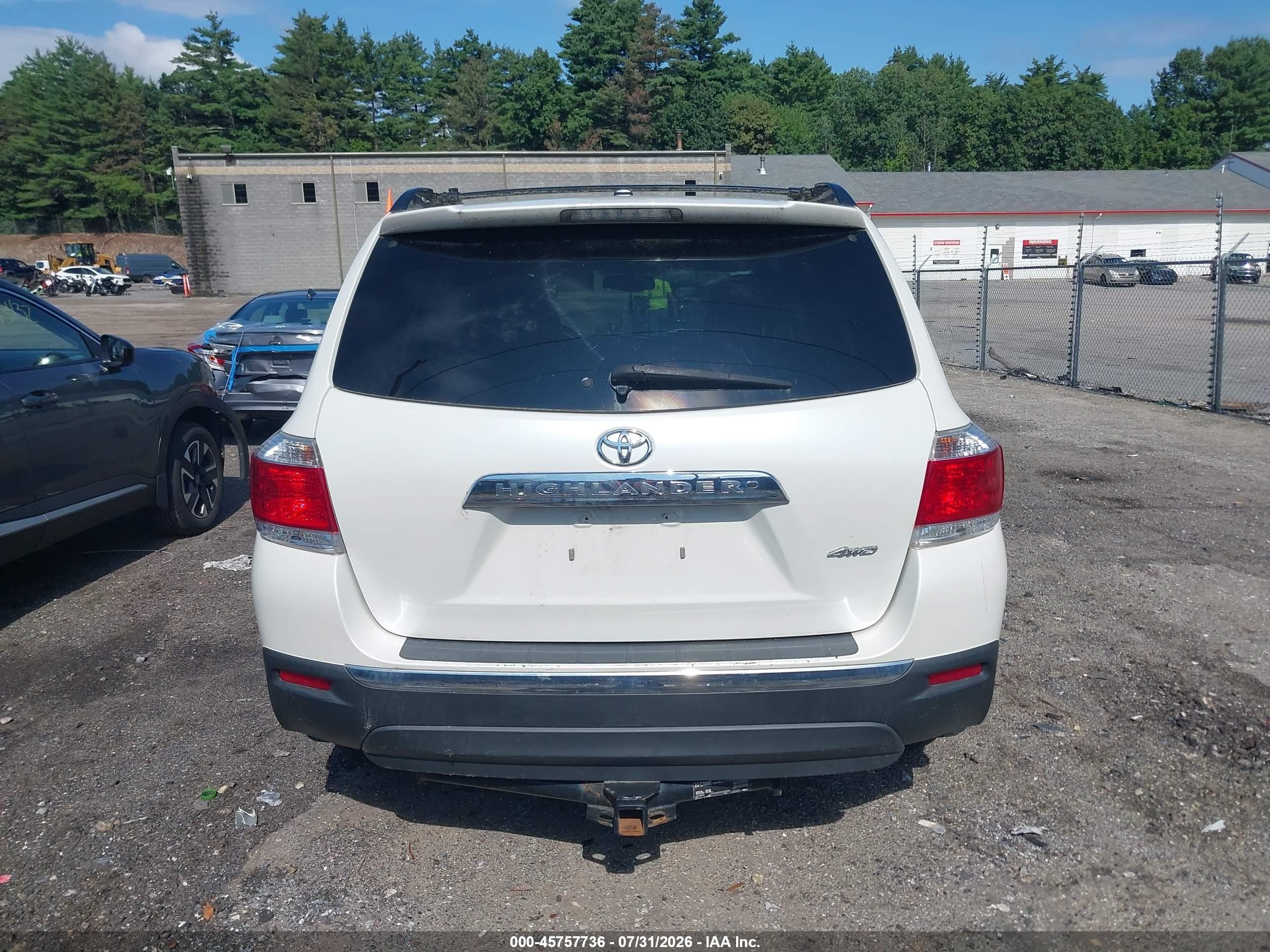 2011 Toyota Highlander Se V6 White vin: 5TDBK3EH5BS084044