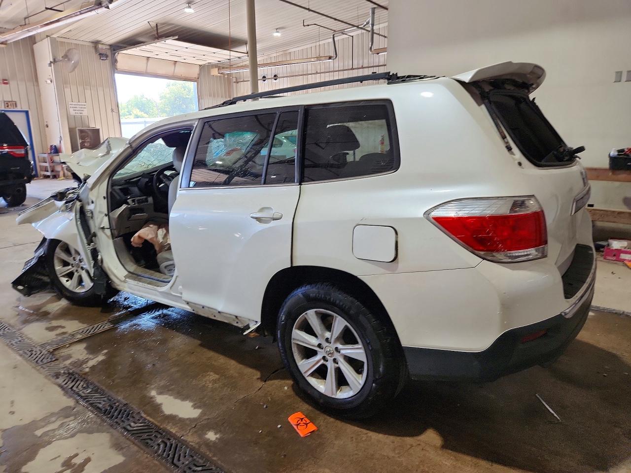 2012 Toyota Highlander Se White vin: 5TDBK3EH5CS100177