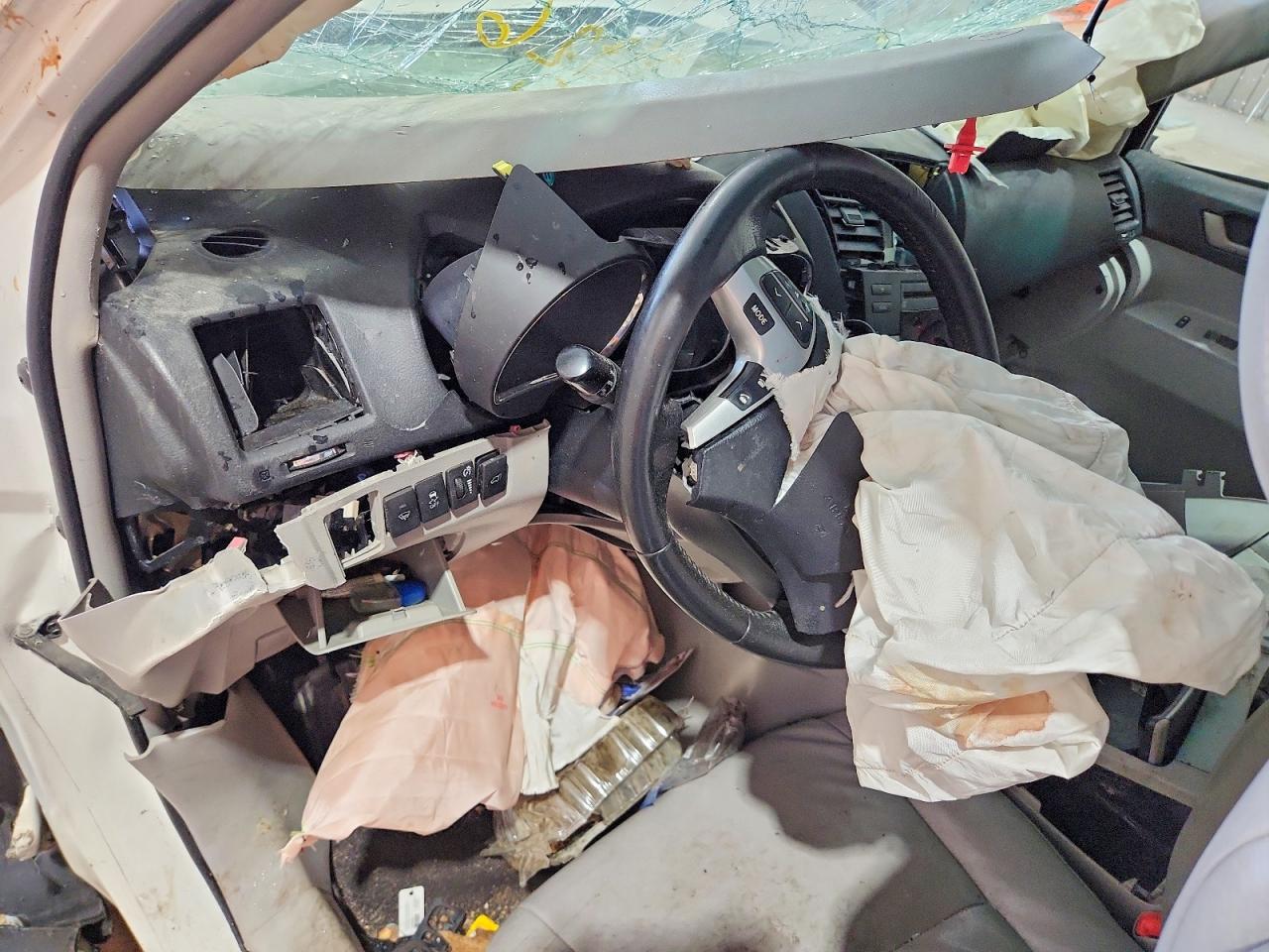2012 Toyota Highlander Se White vin: 5TDBK3EH5CS100177
