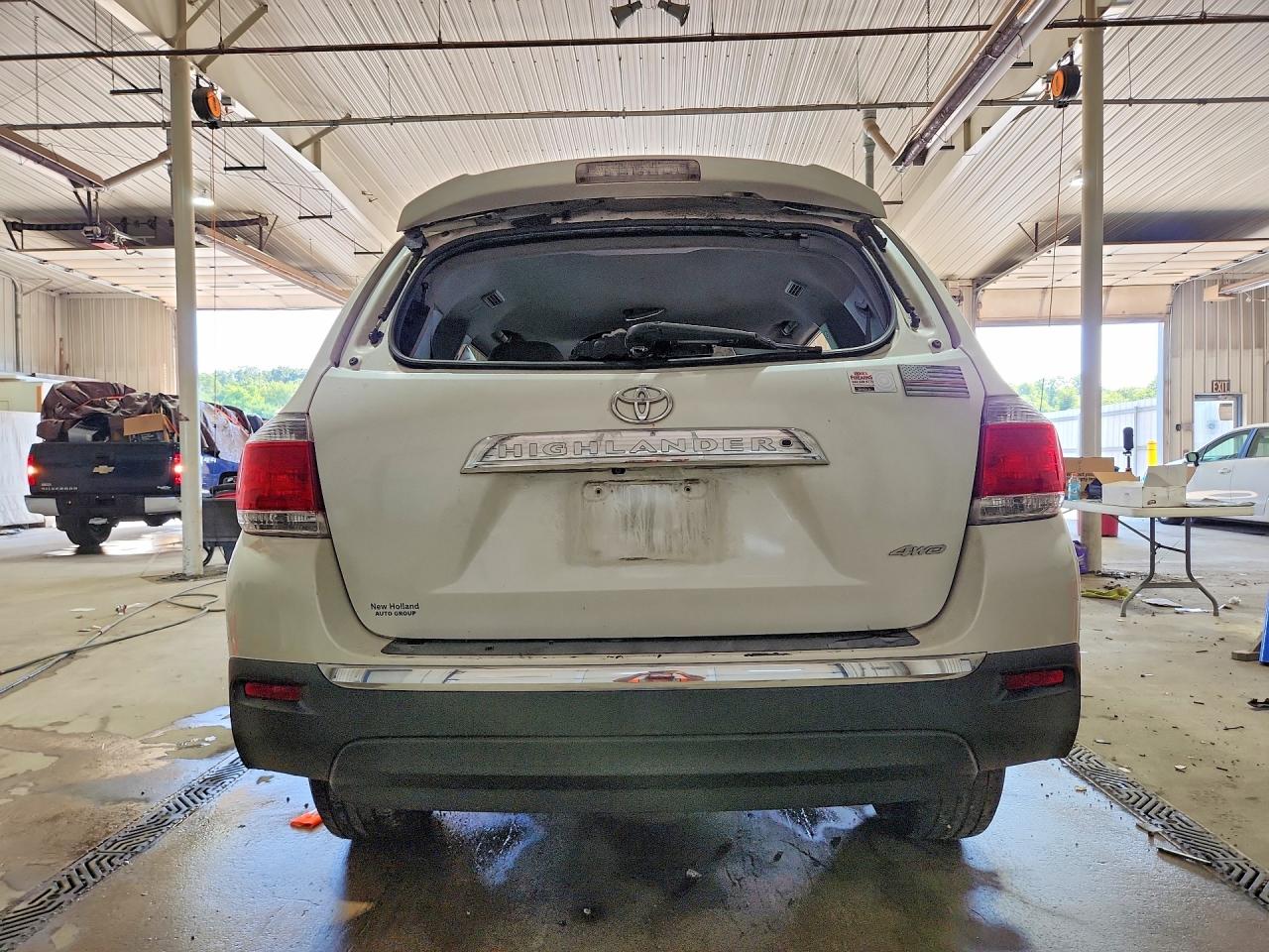 2012 Toyota Highlander Se White vin: 5TDBK3EH5CS100177