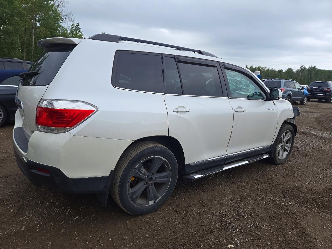 2012 Toyota Highlander Base White vin: 5TDBK3EH5CS140808