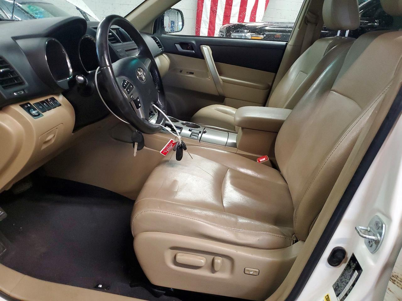 2012 Toyota Highlander Se White vin: 5TDBK3EH5CS141134