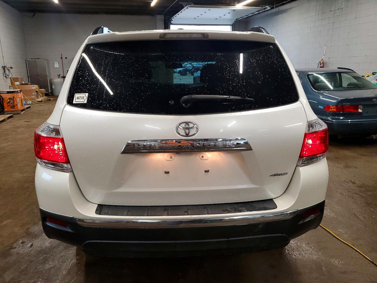 2012 Toyota Highlander Se White vin: 5TDBK3EH5CS141134
