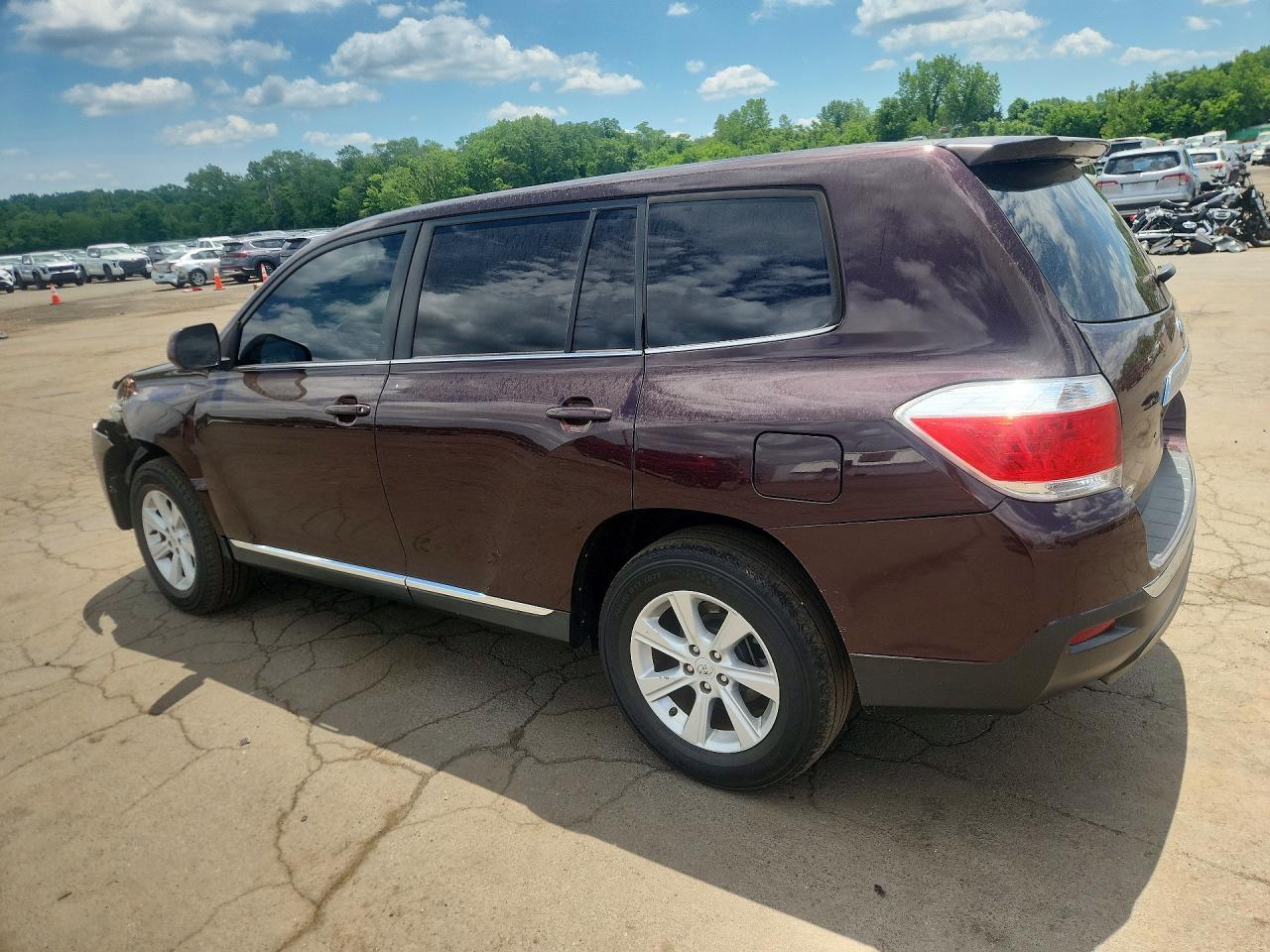 2012 Toyota Highlander Base Burgundy vin: 5TDBK3EH5CS159486