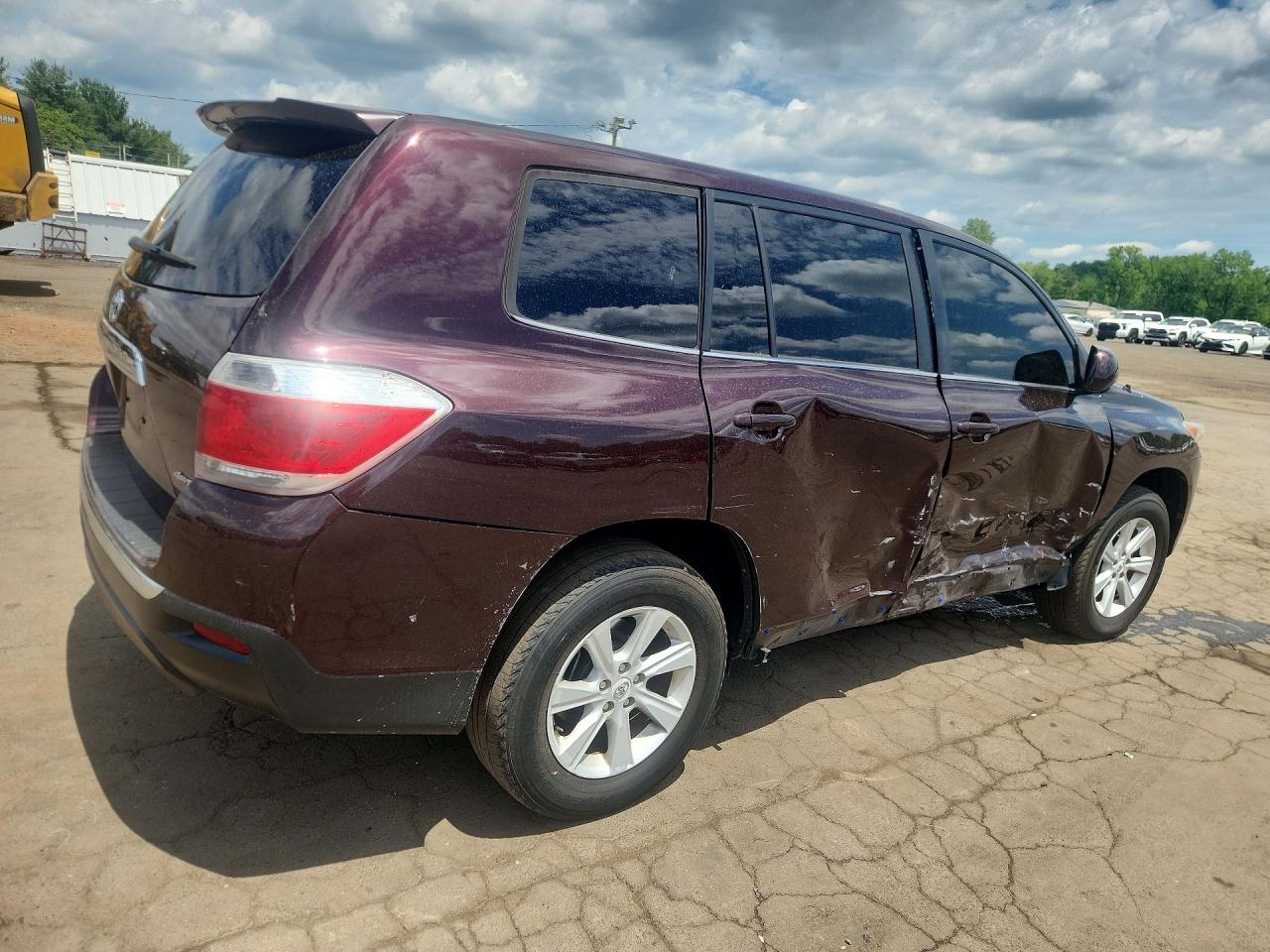 2012 Toyota Highlander Base Burgundy vin: 5TDBK3EH5CS159486