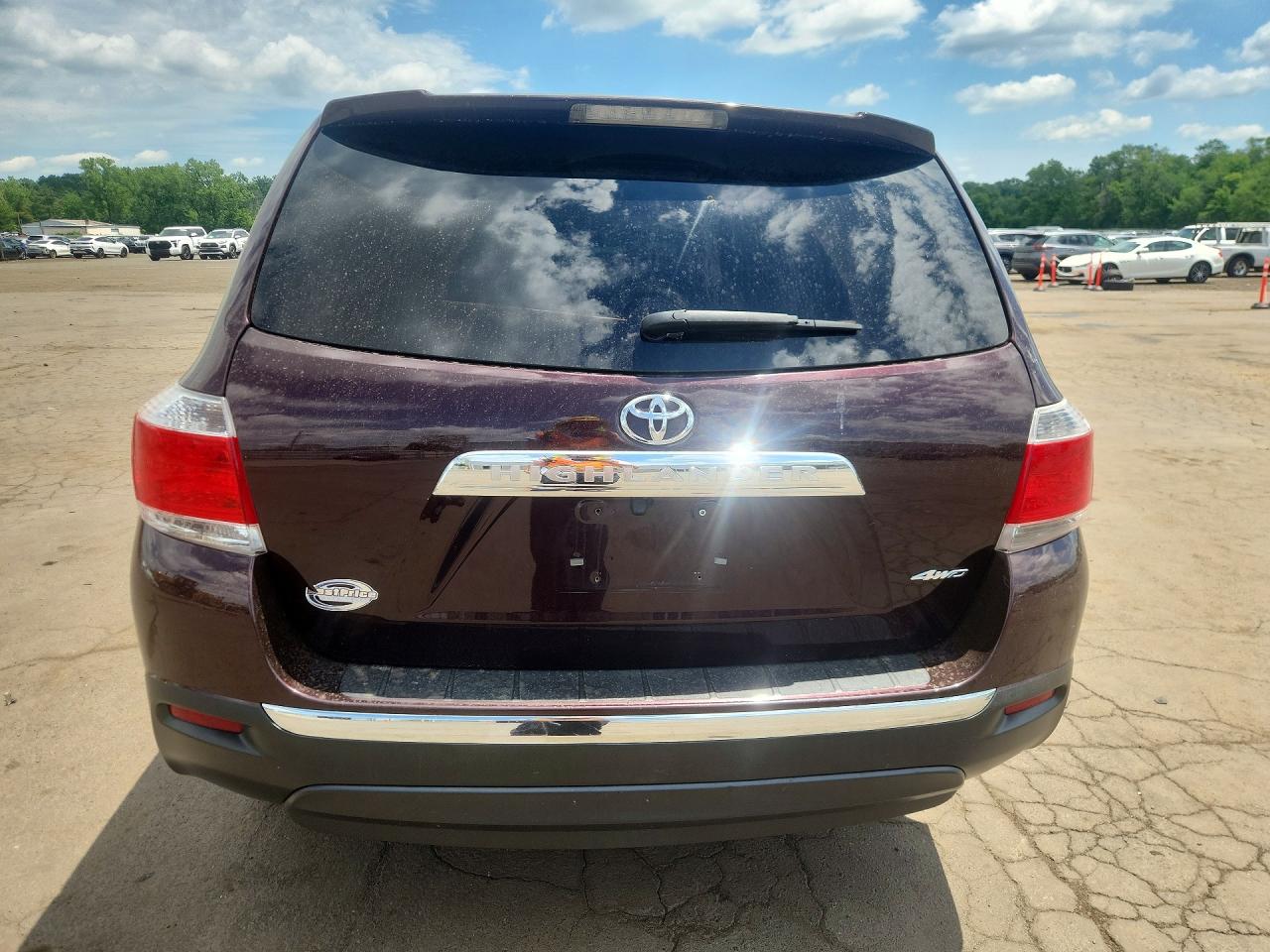 2012 Toyota Highlander Base Burgundy vin: 5TDBK3EH5CS159486