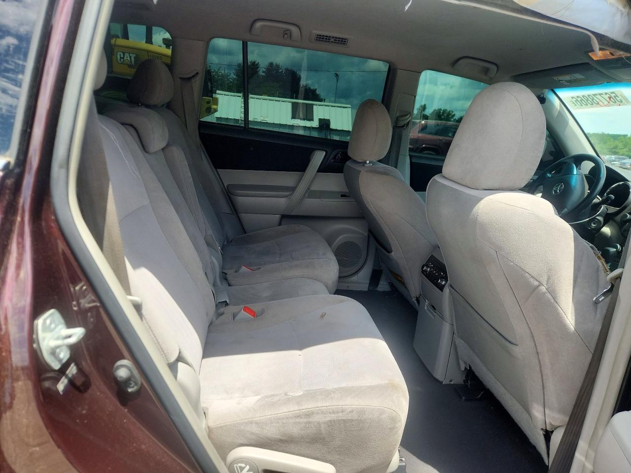 2012 Toyota Highlander Base Burgundy vin: 5TDBK3EH5CS159486