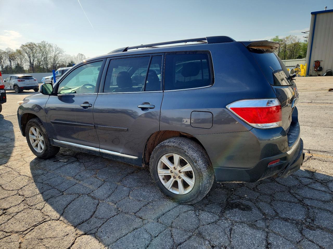 2012 Toyota Highlander Base Gray vin: 5TDBK3EH5CS169452